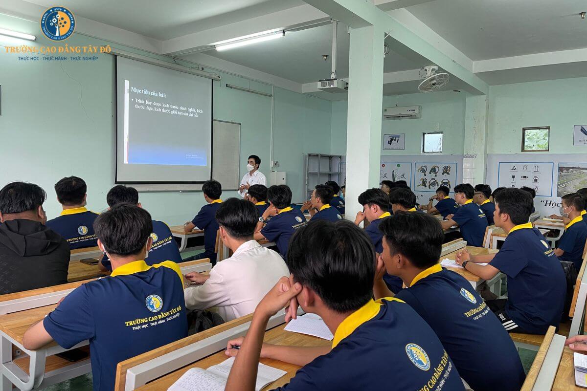 trường cao đẳng