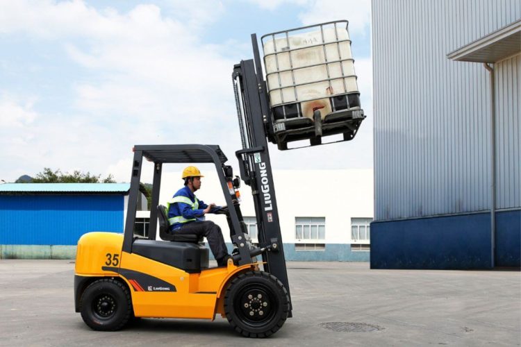 Trường lái xe nâng