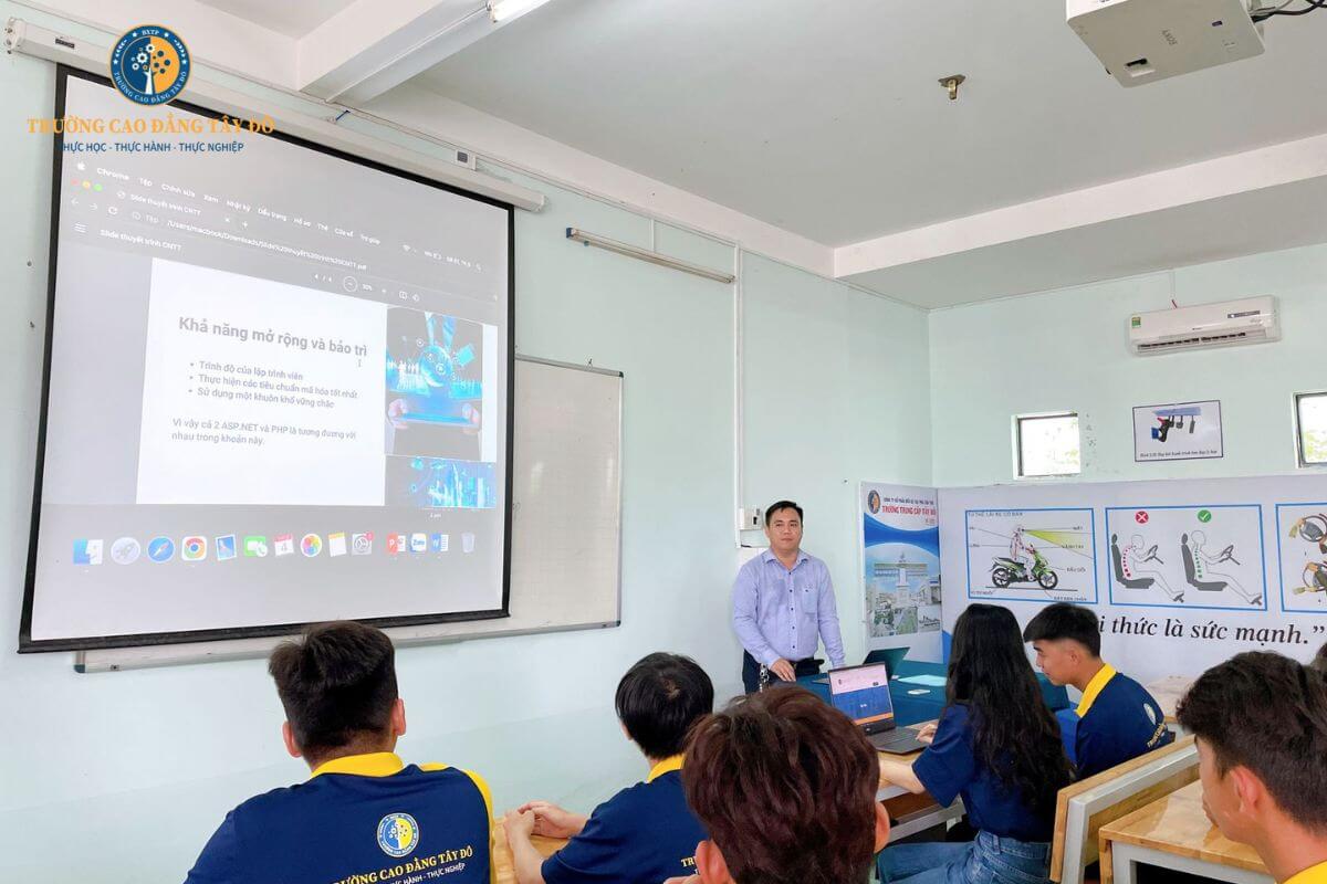 Trường cao đẳng công nghệ thông tin