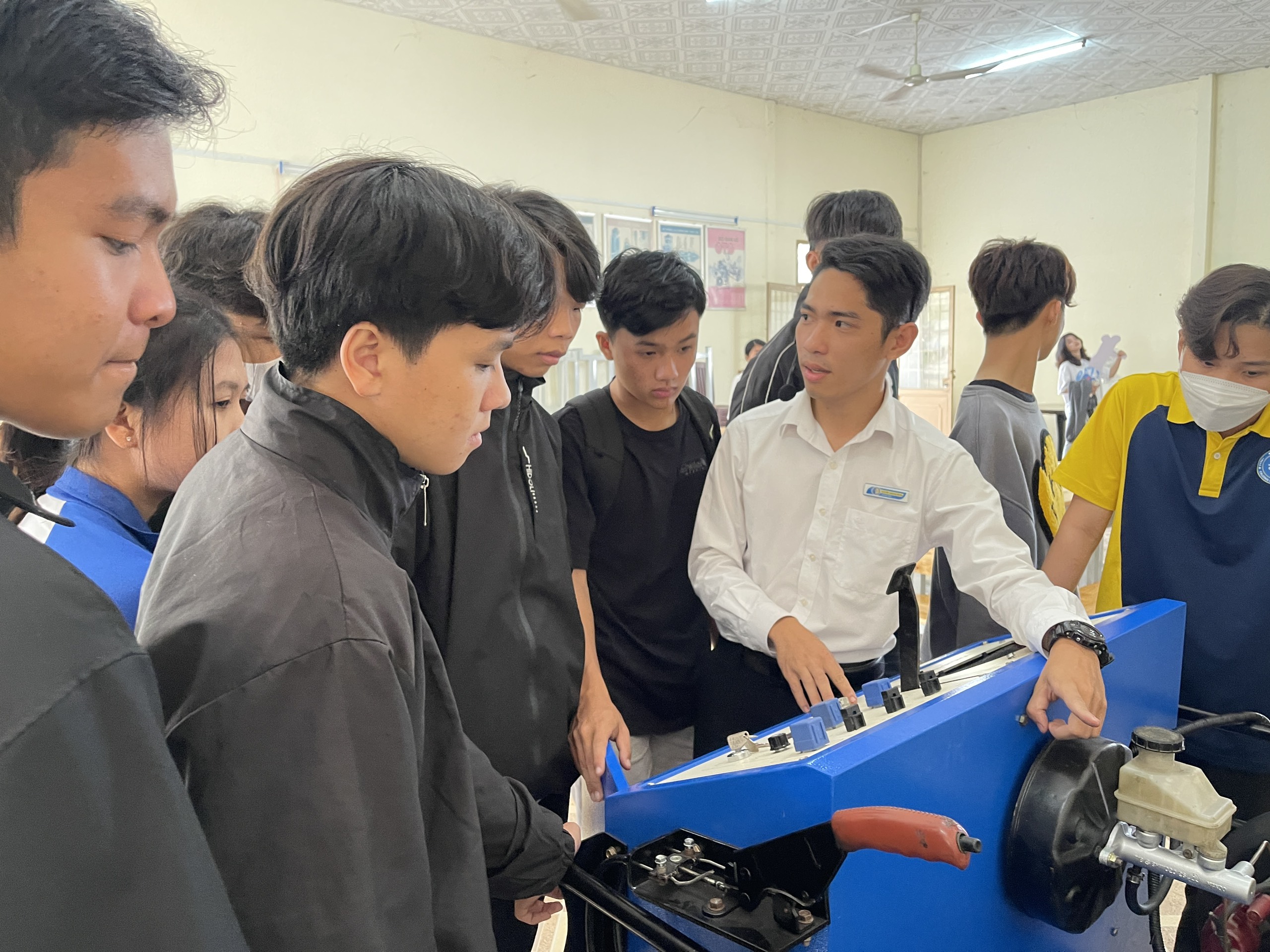 Hoạt động “Học trải nghiệm &#8211; Chọn ngành như ý” ngày 19/03/2023
