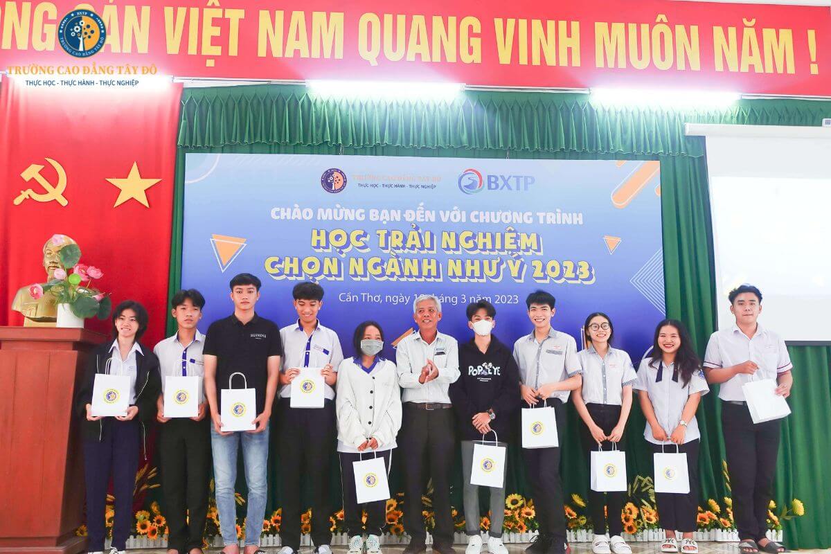 Hoạt động “Học trải nghiệm &#8211; Chọn ngành như ý” ngày 19/03/2023