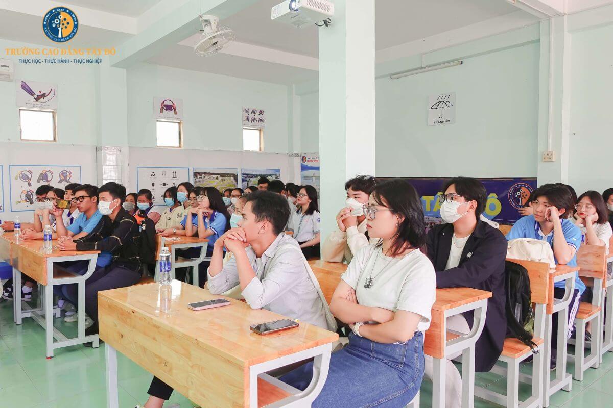 Chương trình học trải nghiệm