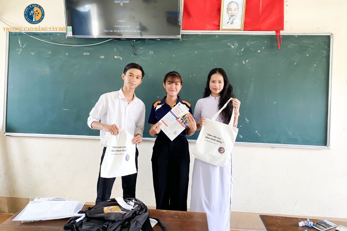 Tour tuyển sinh miền tây
