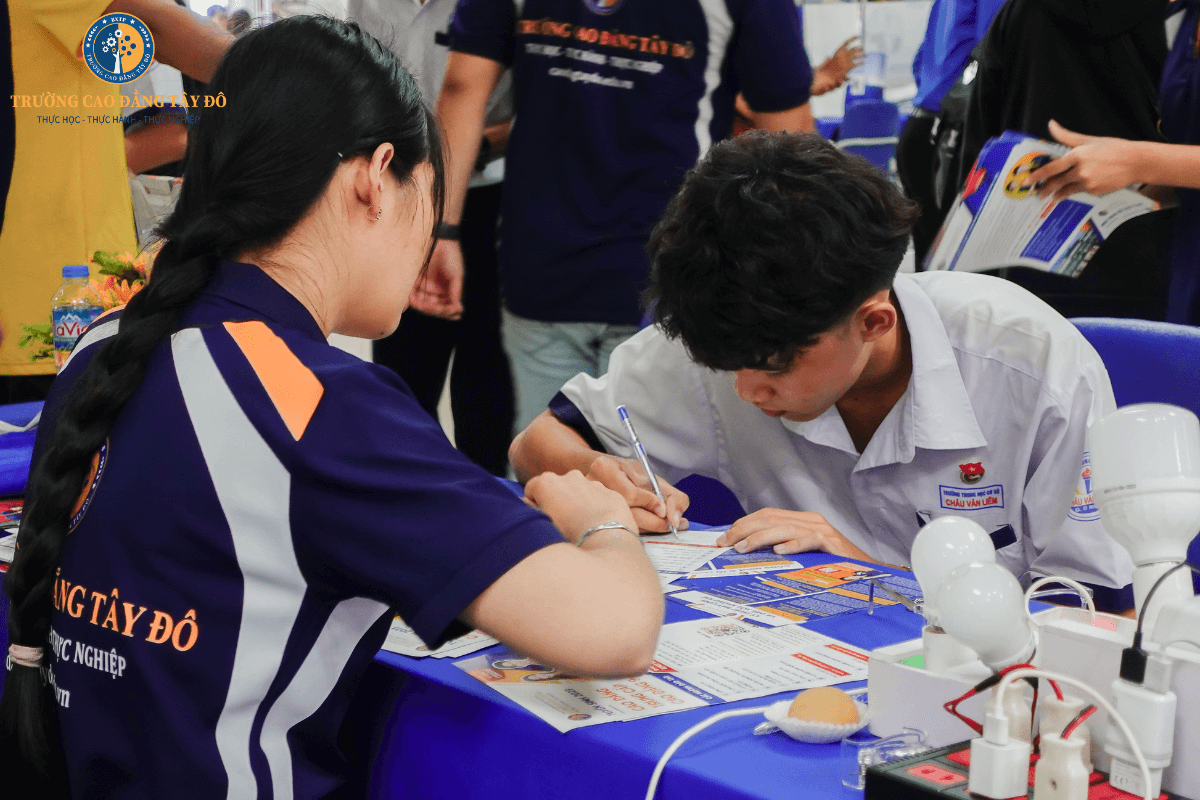 caodangtaydo.edu.vn_Ngày hội tư vấn hướng nghiệp 2023