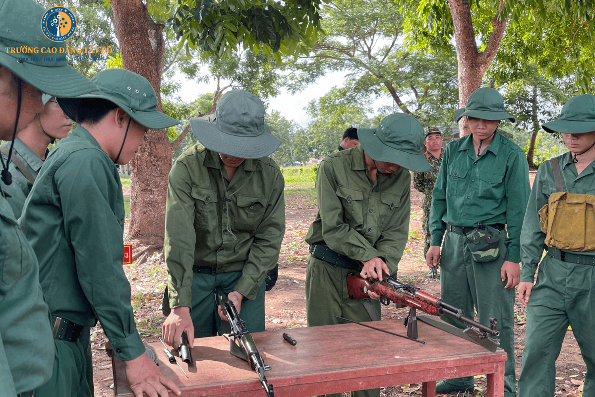 Học kỳ quân sự