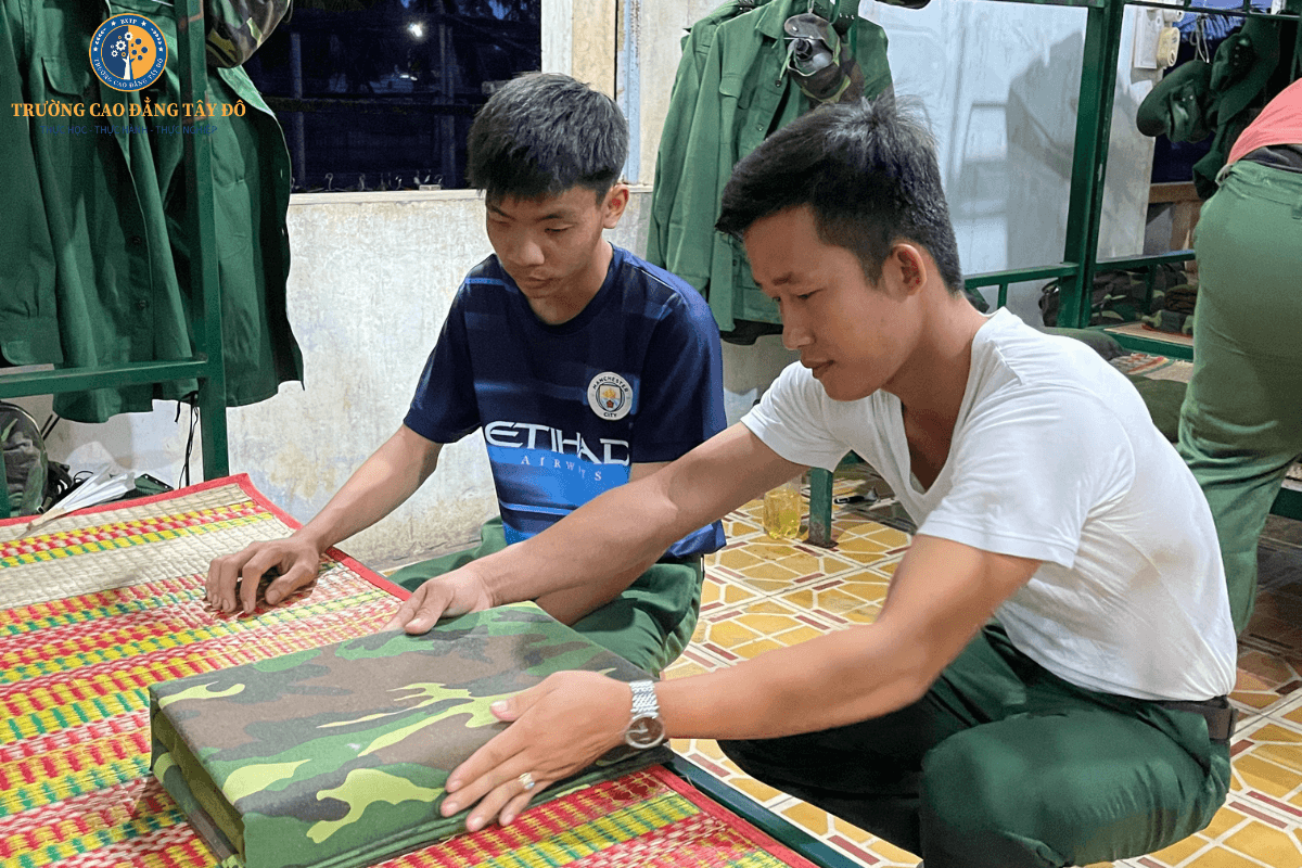 Học kỳ quân sự 15