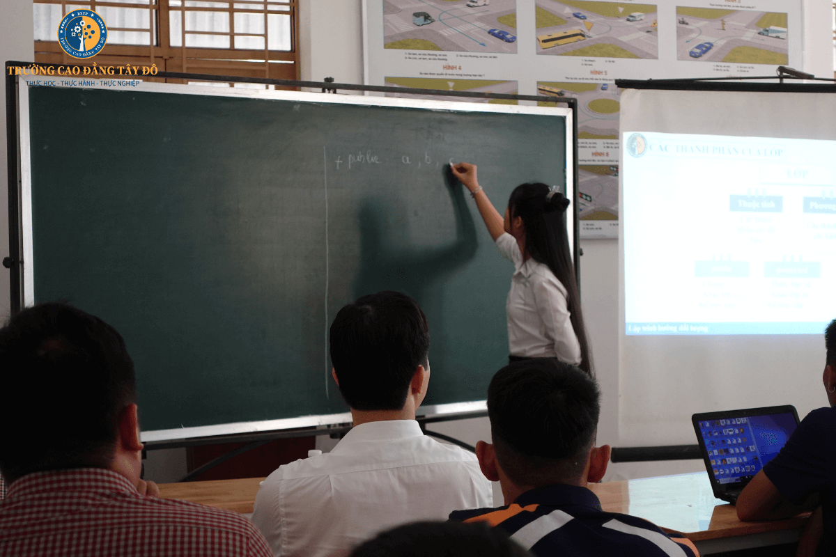 Hoạt động Thao giảng của Cao đẳng Tây Đô năm học 2022 &#8211; 2023