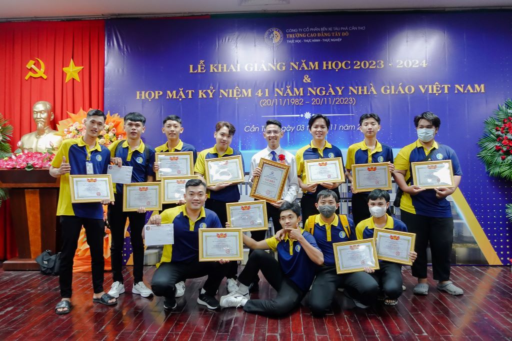 Hoạt động sinh vi&ecirc;n
