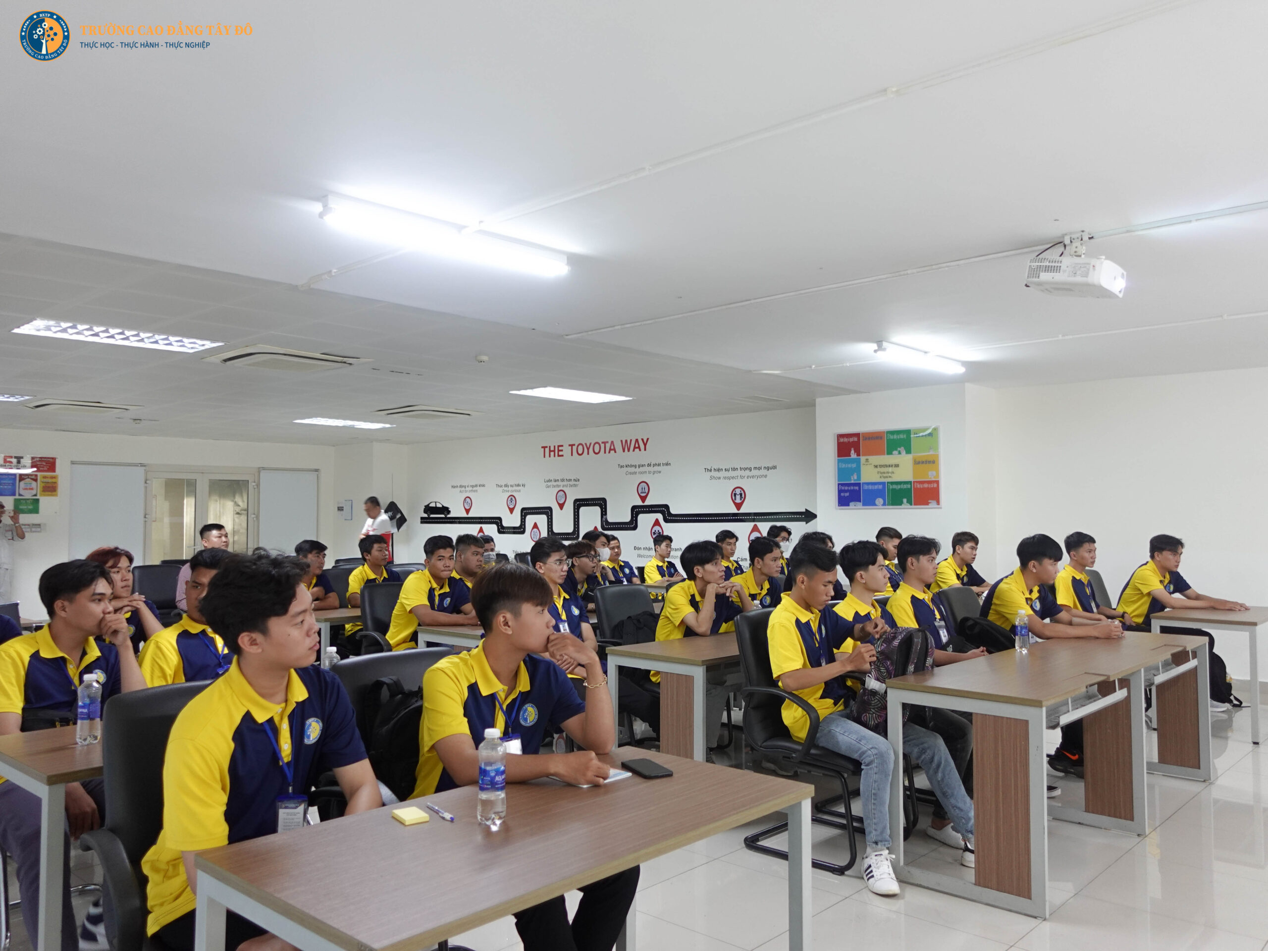 Thực tập tại doanh nghiệp của sinh viên trường Cao đẳng Tây Đô