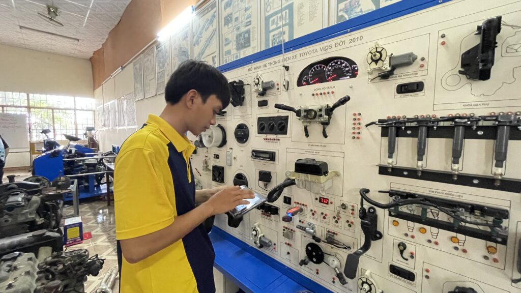 C&ocirc;ng Nghệ &Ocirc; T&ocirc; Cần Thơ 2025