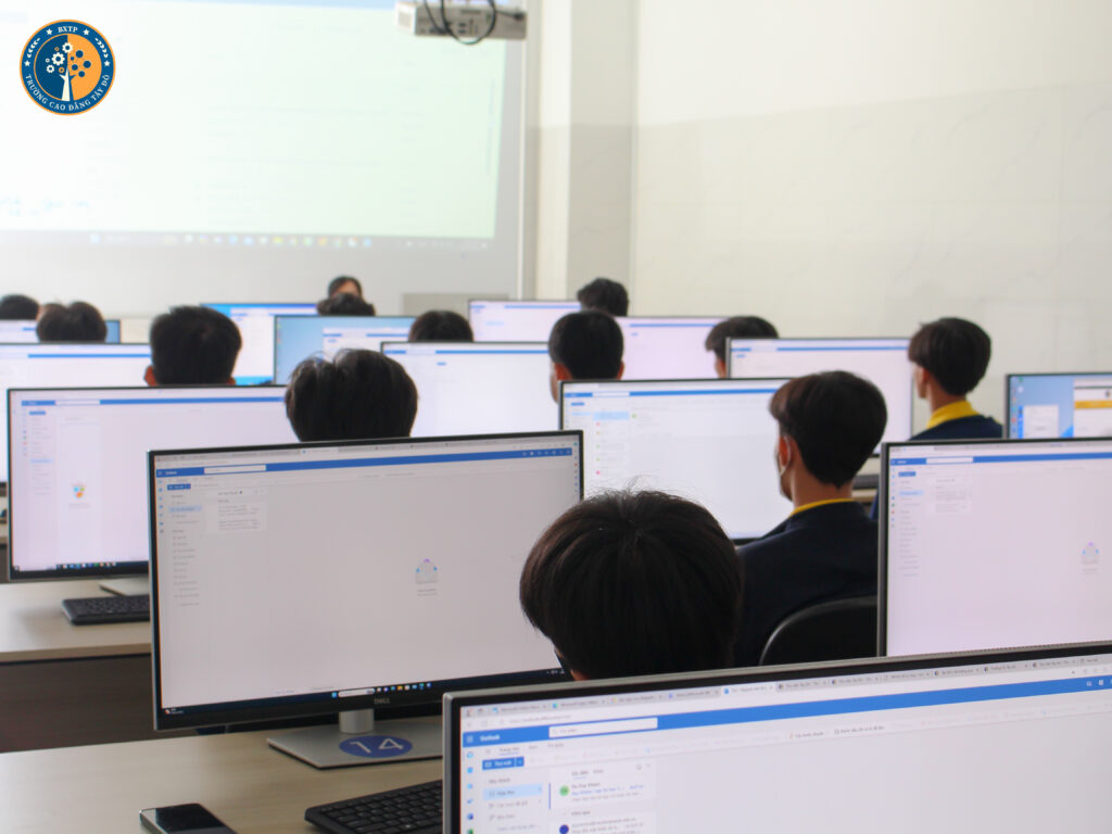 Công nghệ thông tin 2025