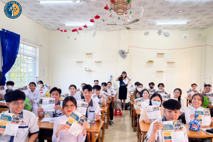 Khởi Hành Chuyến Xe Hướng Nghiệp Đi Đến “Hành trình tỏa sáng tương lai cùng TDC” năm 2024