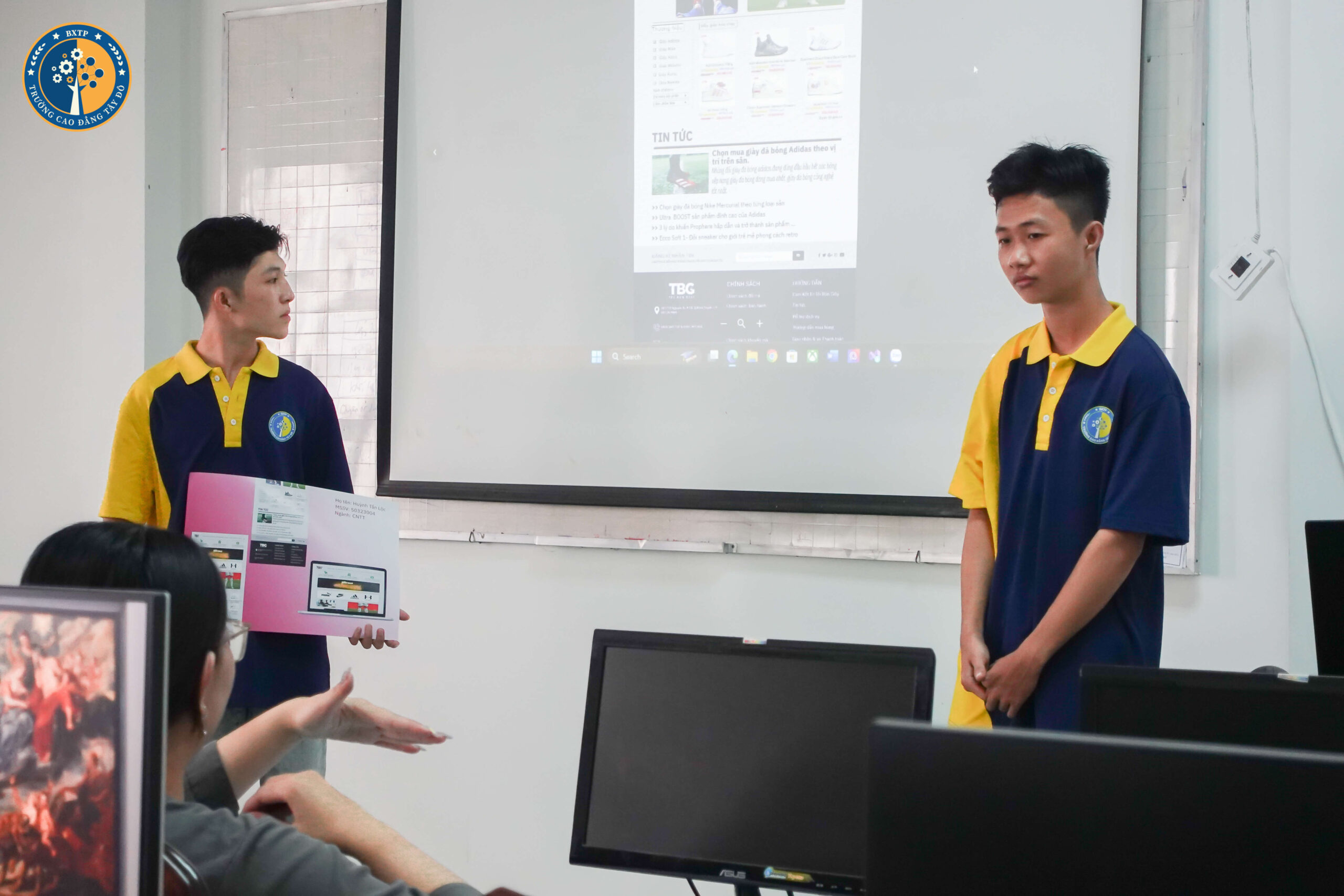 Hành Trình Truyền Cảm Hứng Từ Team Thiết Kế Đồ Họa Tại Tay Do College (TDC)