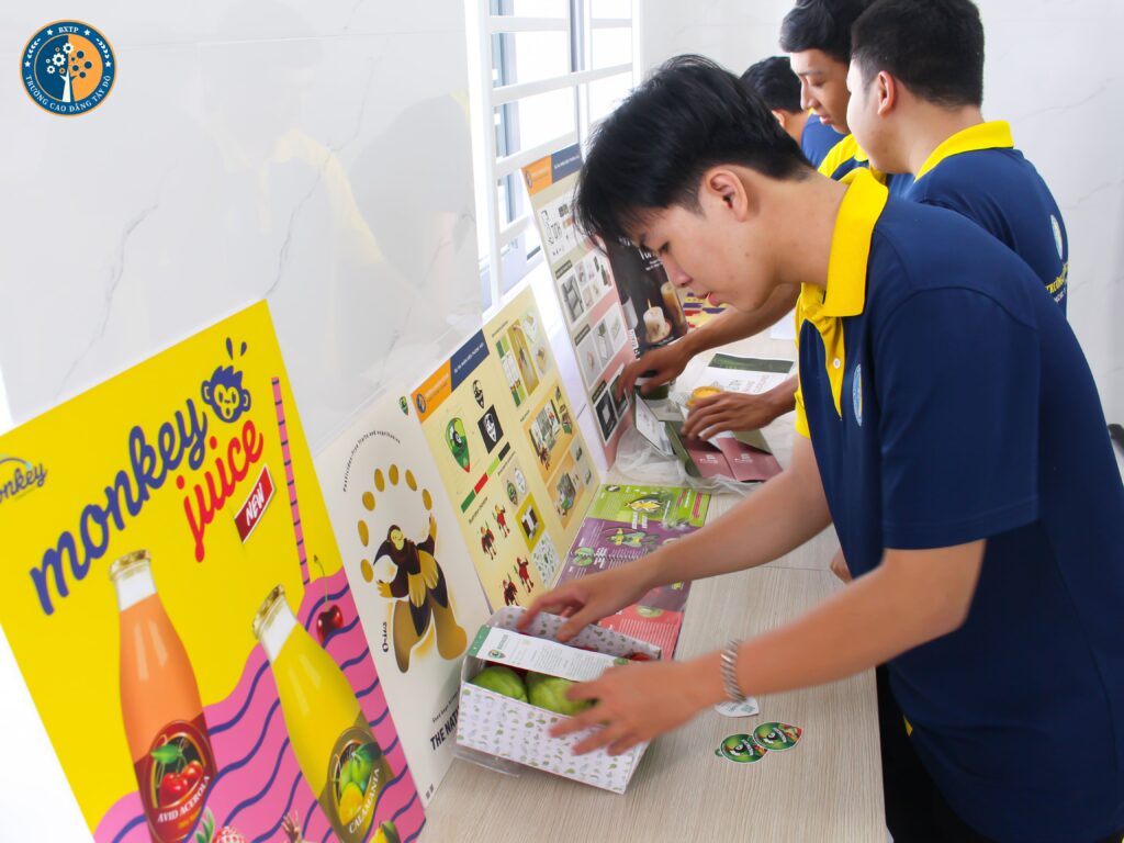 top 5 trường đ&agrave;o tạo ng&agrave;nh thiết kế đồ hoạ