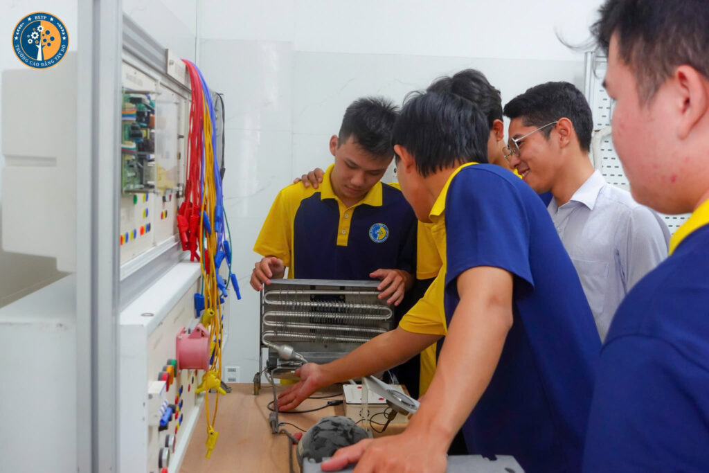 Ng&agrave;nh C&ocirc;ng Nghệ Kỹ Thuật Cơ Kh&iacute;