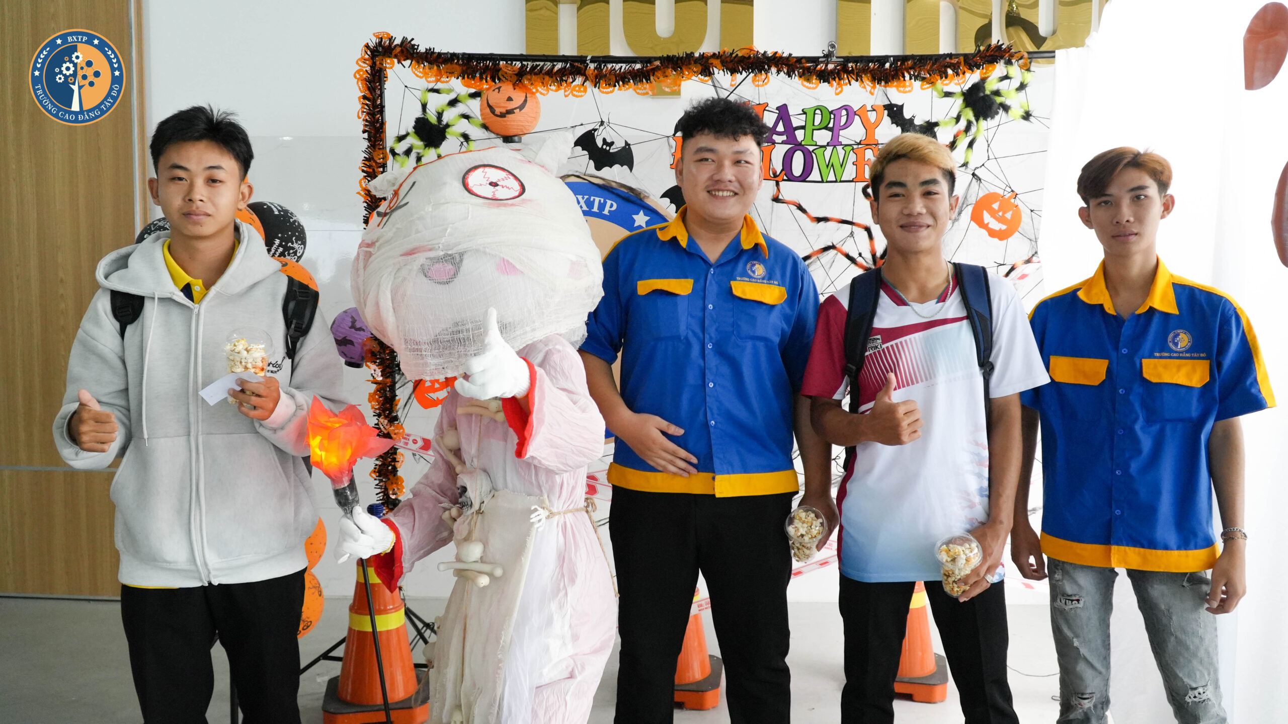 Từ “Đ&ecirc;m c&ocirc;ng chiếu bị l&atilde;ng qu&ecirc;n” đến đ&ecirc;m Halloween đ&aacute;ng nhớ!