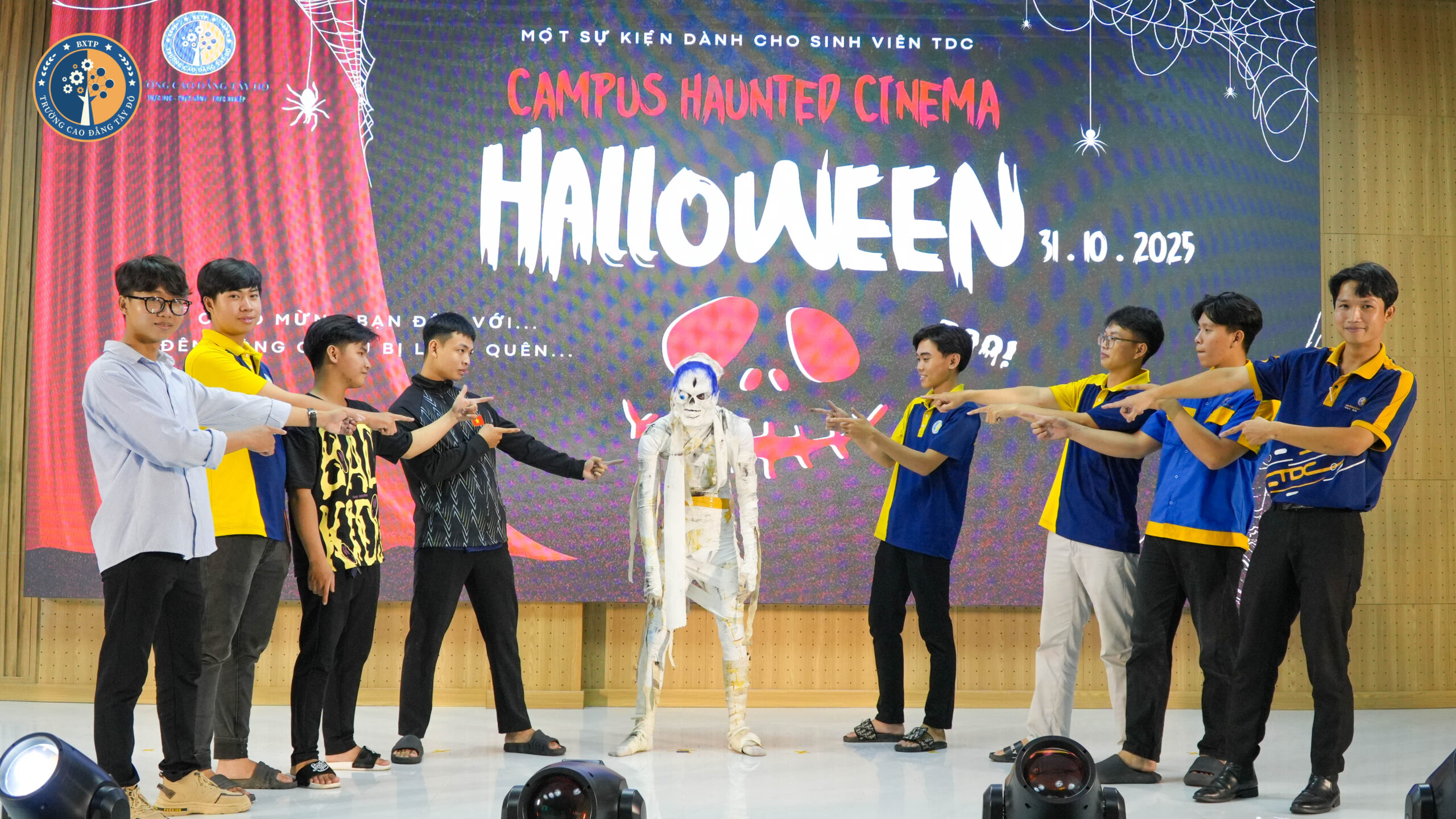 Từ “Đ&ecirc;m c&ocirc;ng chiếu bị l&atilde;ng qu&ecirc;n” đến đ&ecirc;m Halloween đ&aacute;ng nhớ!