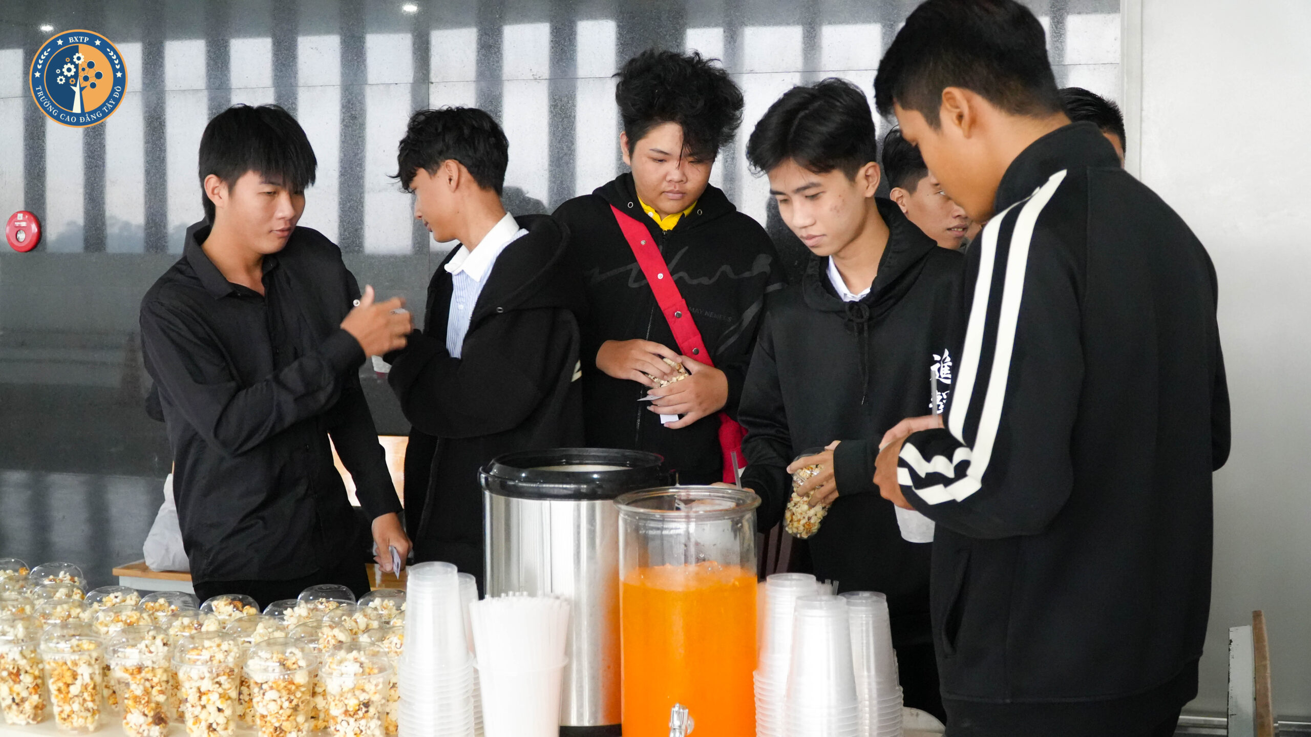 Từ “Đ&ecirc;m c&ocirc;ng chiếu bị l&atilde;ng qu&ecirc;n” đến đ&ecirc;m Halloween đ&aacute;ng nhớ!