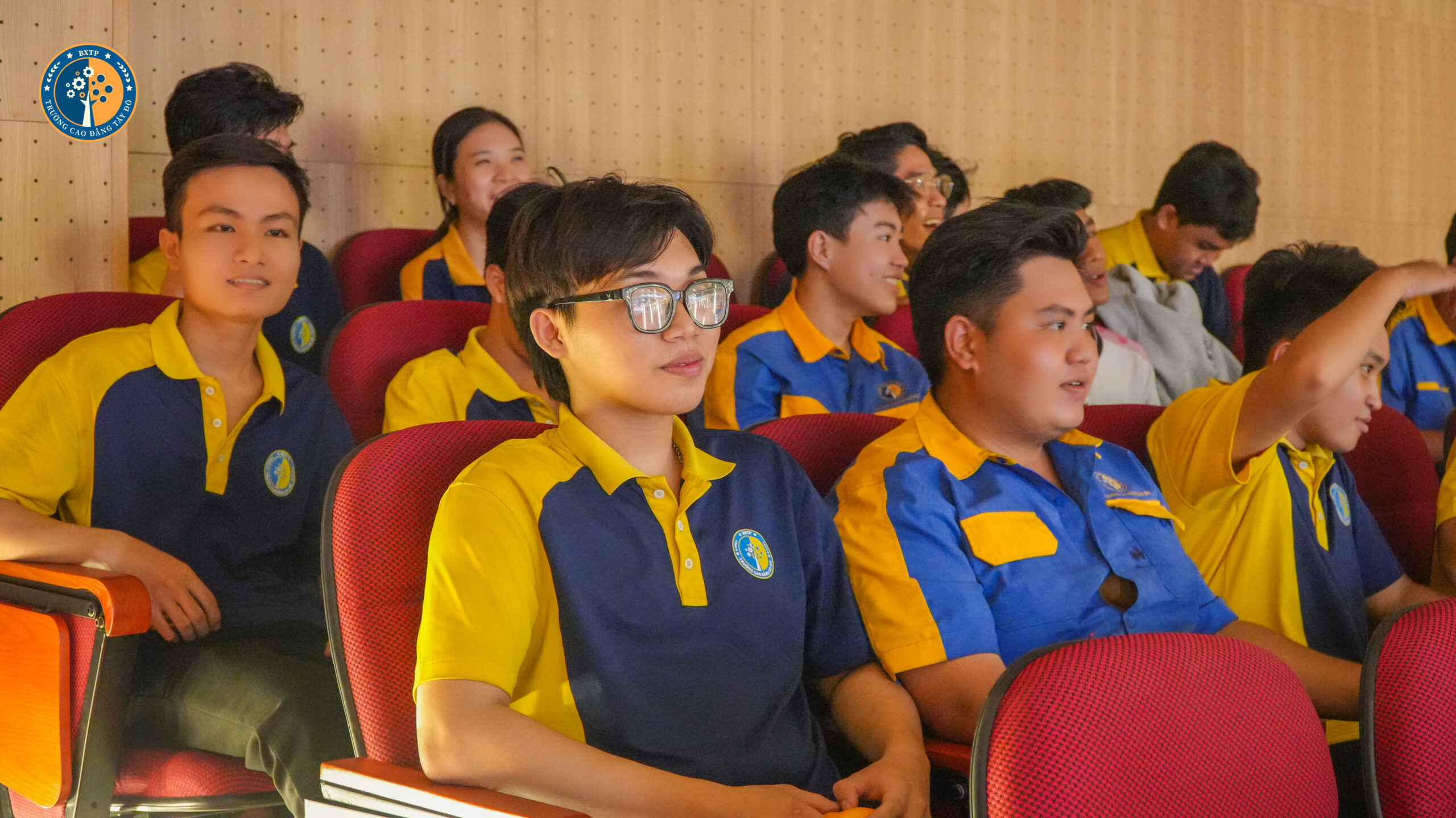 hoạt động xem phim