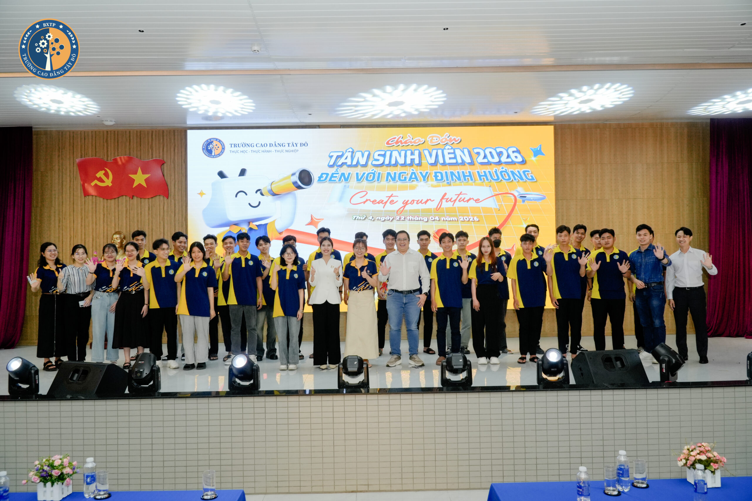 LỄ ĐỊNH HƯỚNG T&Acirc;N SINH VI&Ecirc;N 2026