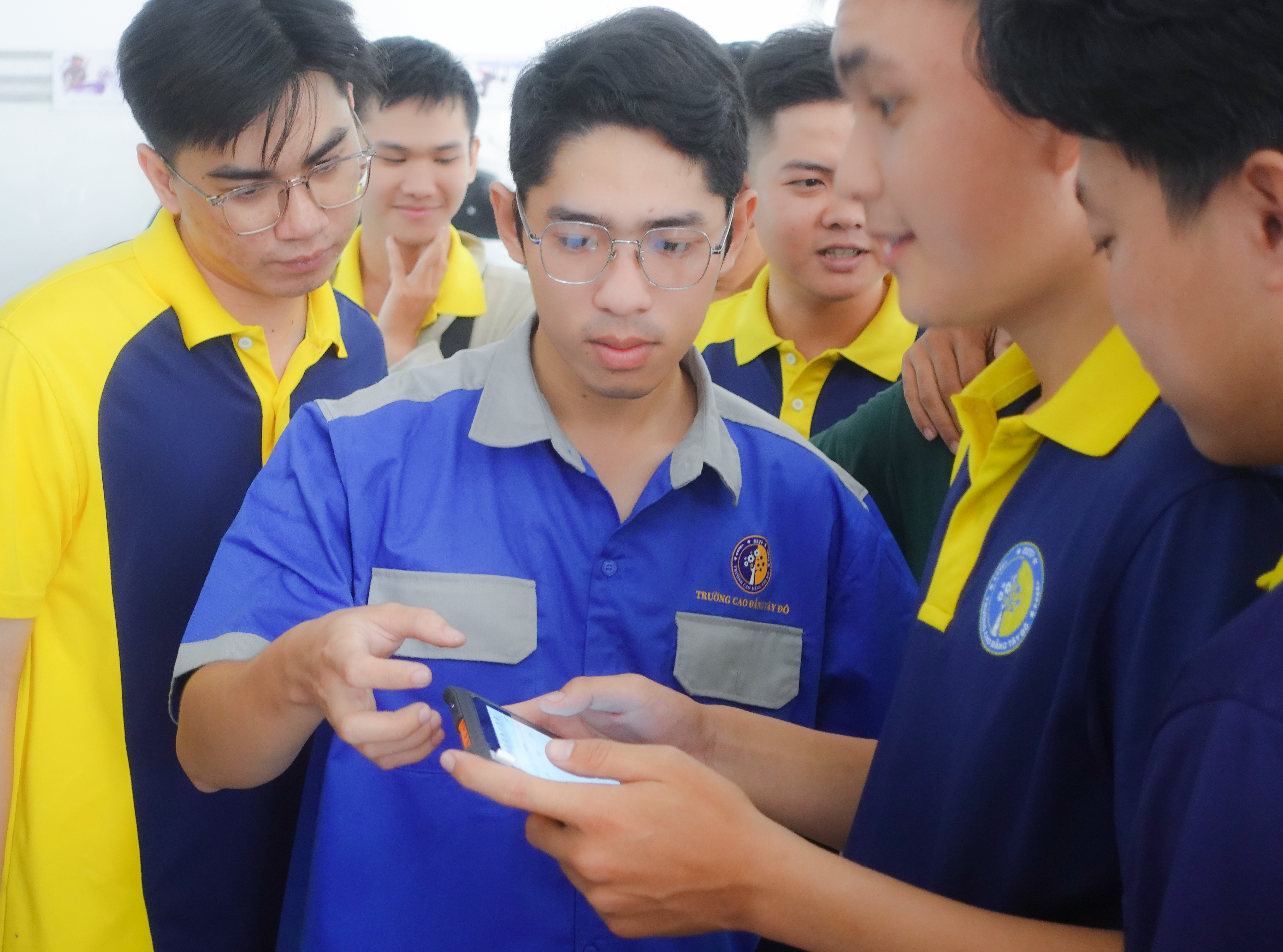 Kh&oacute;a Bảo tr&igrave; v&agrave; Sửa chữa &ocirc; t&ocirc;