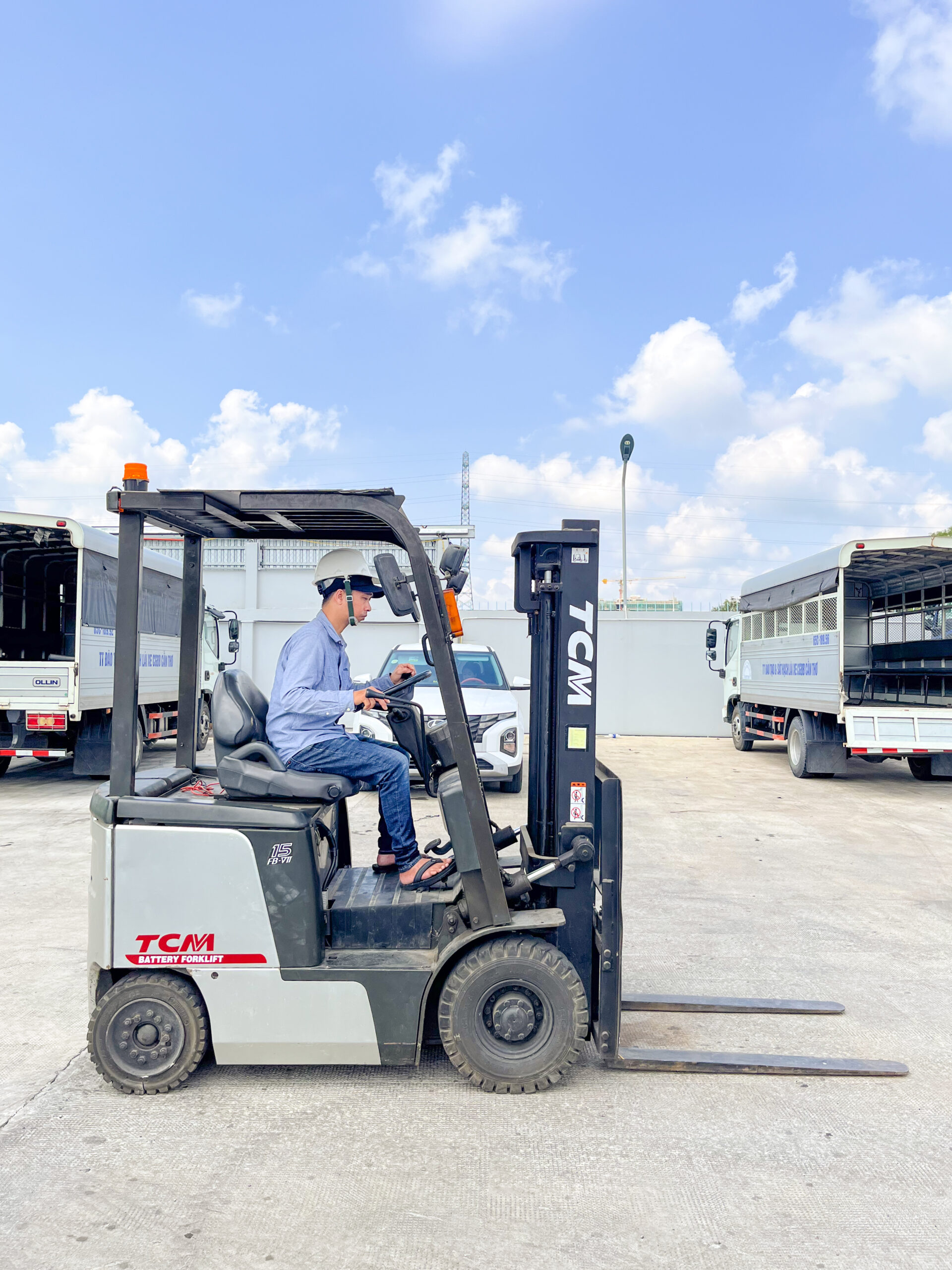 Ng&agrave;nh sơ cấp xe n&acirc;ng – xe m&aacute;y c&ocirc;ng tr&igrave;nh