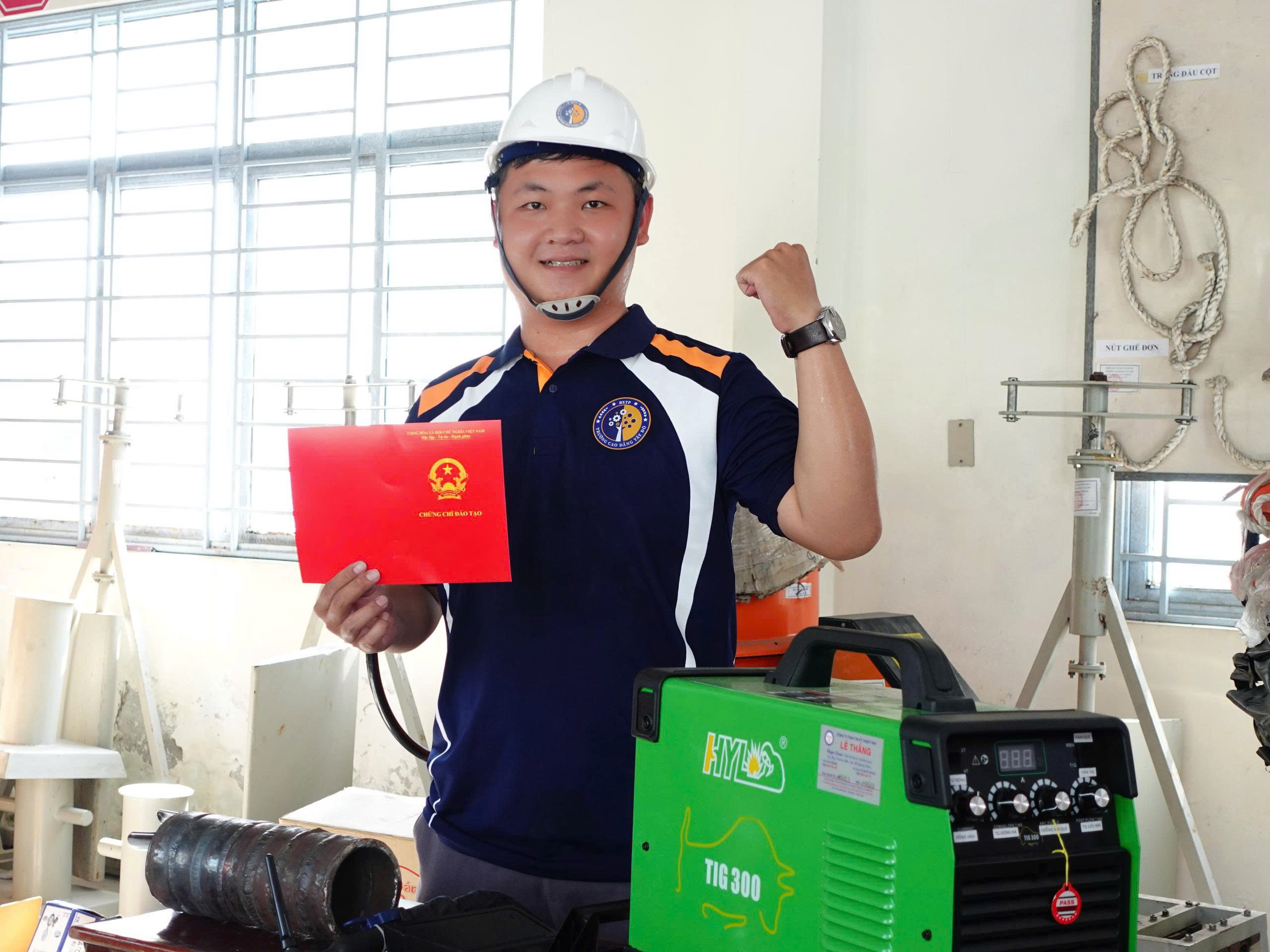 H&agrave;n cắt kim loại