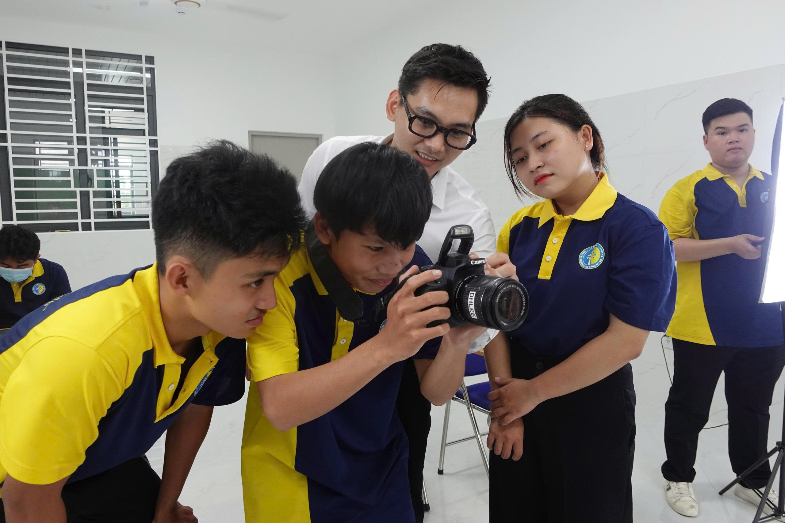 Nghiệp vụ b&aacute;o ch&iacute;