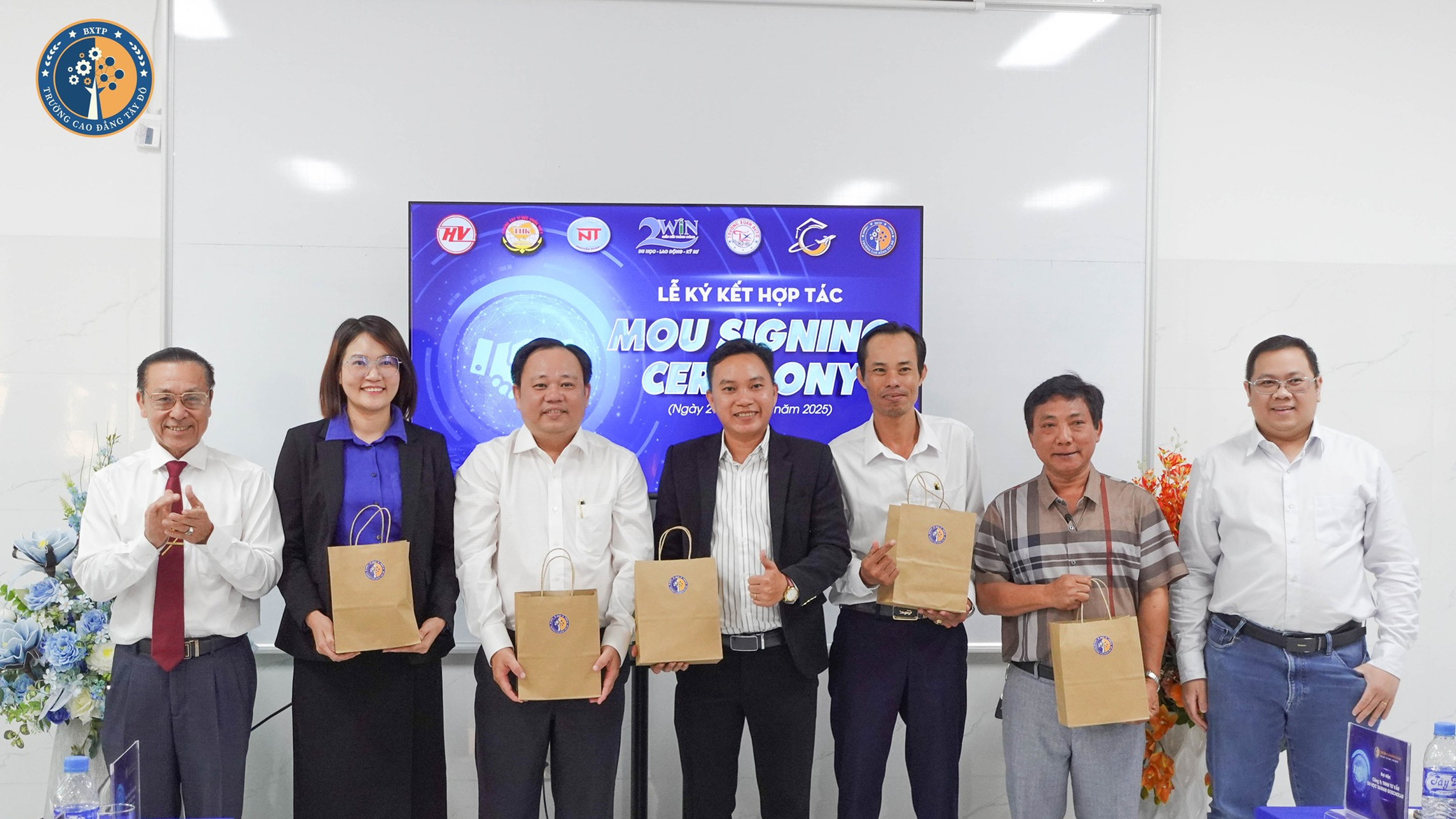 Đối t&aacute;c – Doanh nghiệp