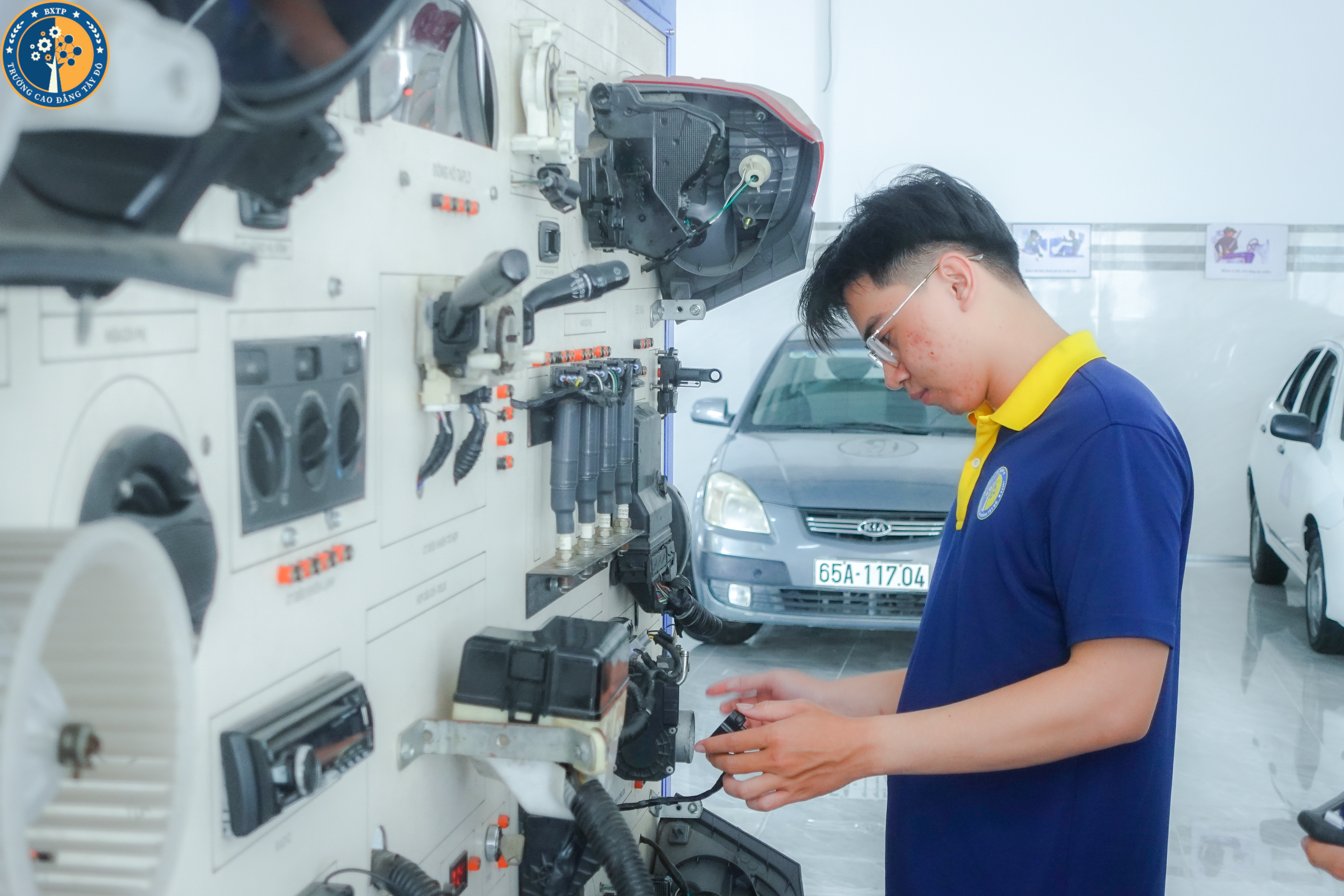 Học C&ocirc;ng Nghệ &Ocirc; T&ocirc; Tại Cần Thơ Bao Nhi&ecirc;u Năm? Kh&aacute;m Ph&aacute; Lộ Tr&igrave;nh 2 Năm Ở Cao Đẳng T&acirc;y Đ&ocirc;