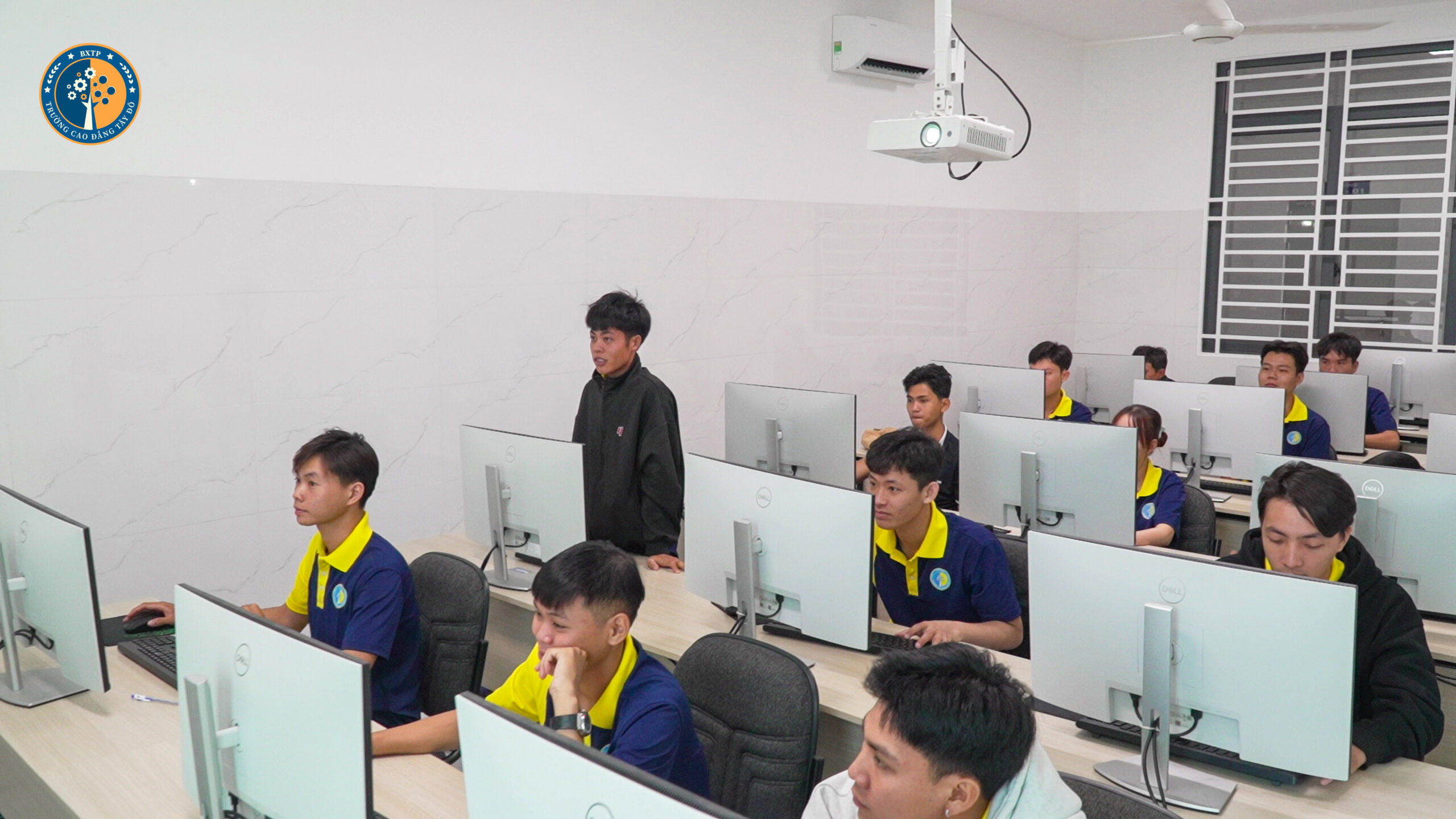 Ph&ograve;ng Thực H&agrave;nh C&ocirc;ng Nghệ Th&ocirc;ng Tin Tại Cần Thơ: : M&ocirc;i Trường Học Tập Hiện Đại Tại Cao Đẳng T&acirc;y Đ&ocirc; 2026