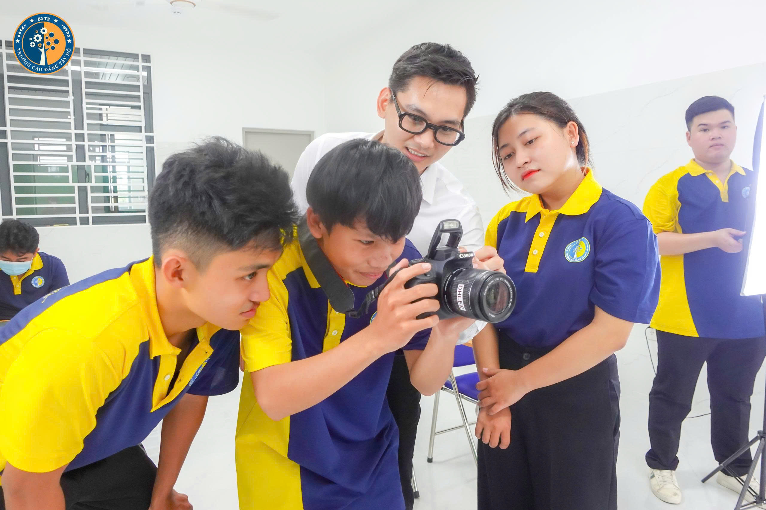 Học Ph&iacute; Ng&agrave;nh Truyền Th&ocirc;ng Đa Phương Tiện Tại Cần Thơ C&oacute; Cao Kh&ocirc;ng? Cơ Hội Nhận Học Bổng Hấp Dẫn Ở Cao Đẳng T&acirc;y Đ&ocirc; 2026