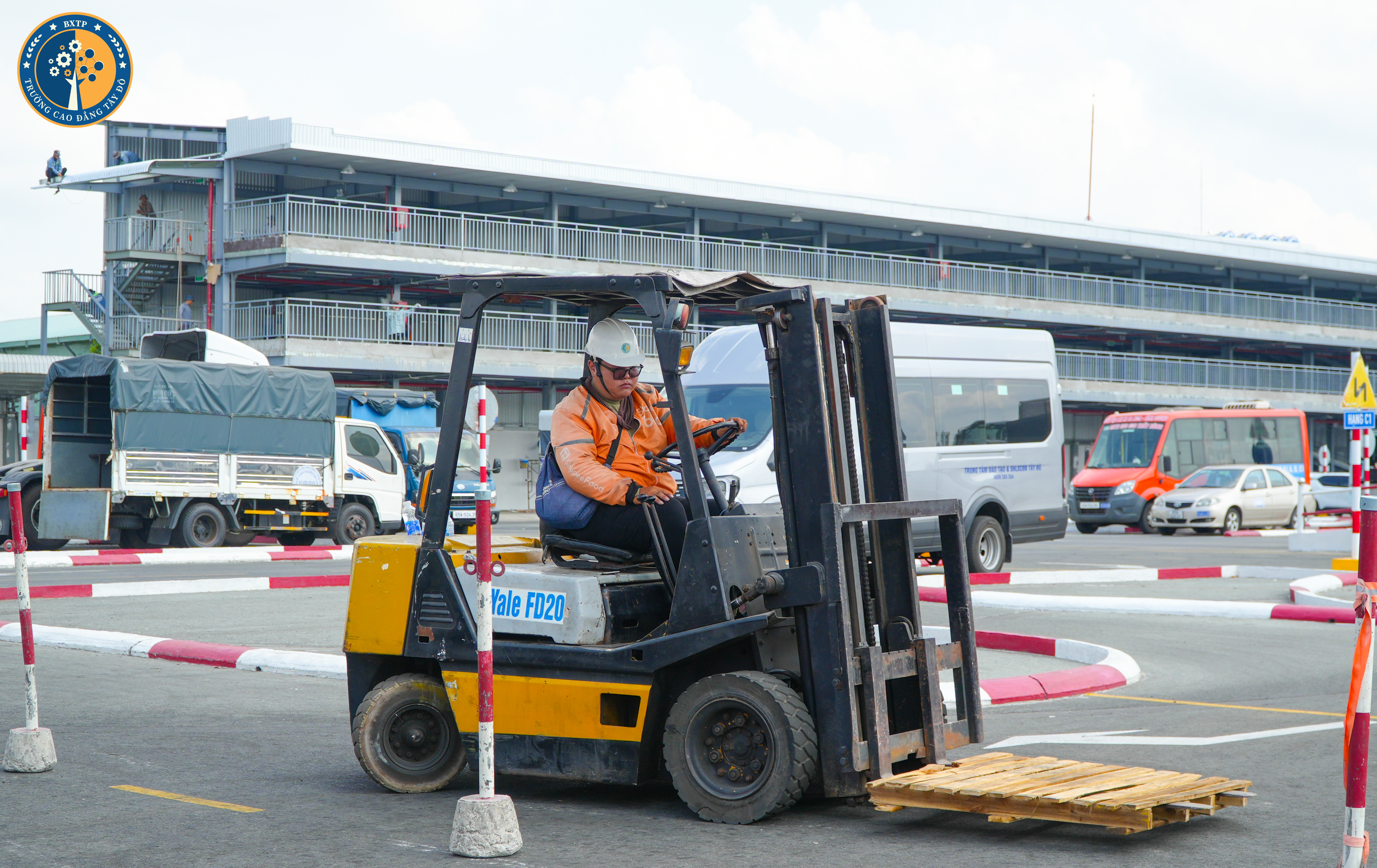 Kh&oacute;a Học Vận H&agrave;nh Xe N&acirc;ng Tại Cần Thơ 