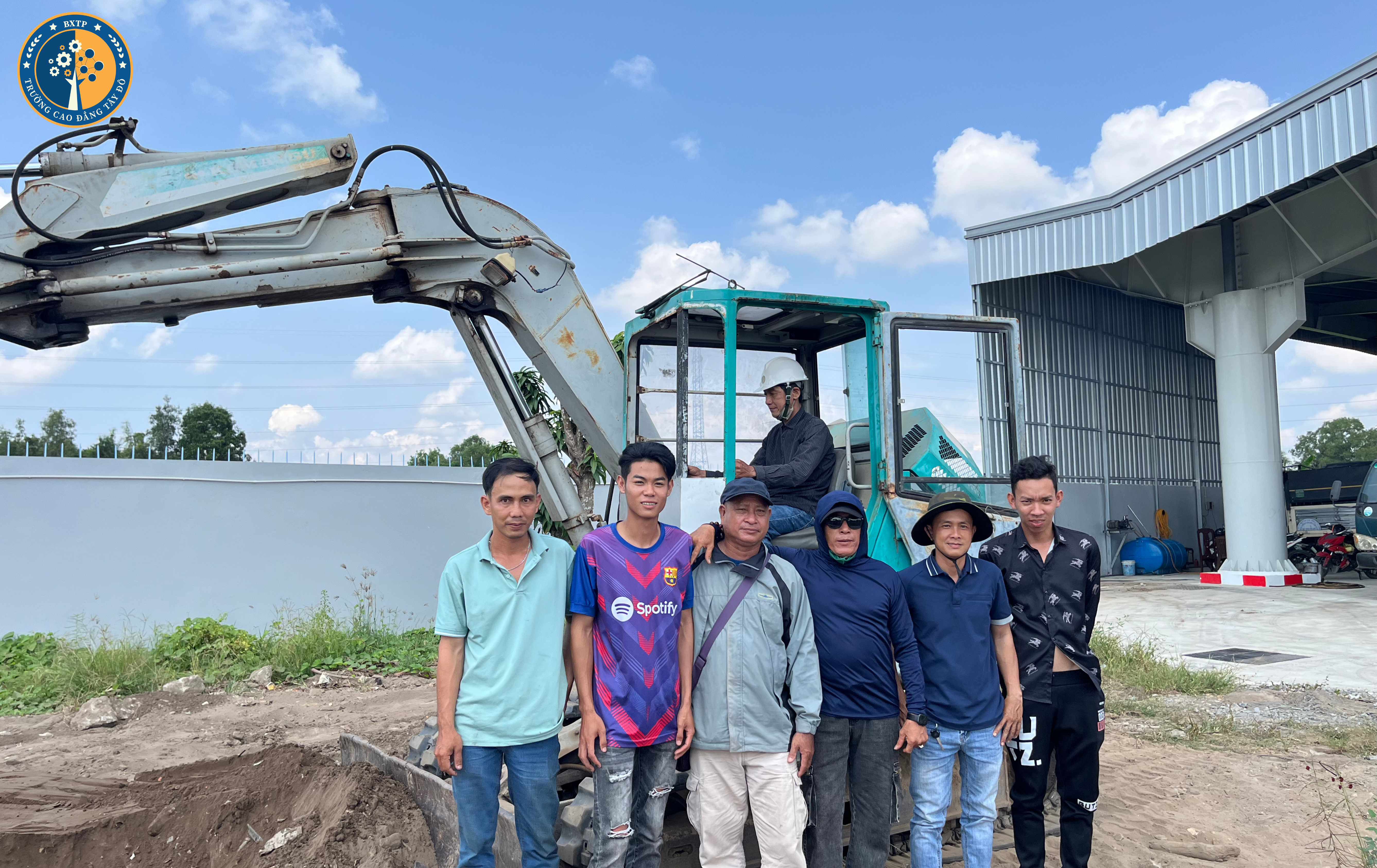 KH&Oacute;A HỌC L&Aacute;I XE M&Aacute;Y C&Ocirc;NG TR&Igrave;NH TẠI CẦN THƠ 2026 - C&Oacute; CHỨNG CHỈ SAU KH&Oacute;A HỌC