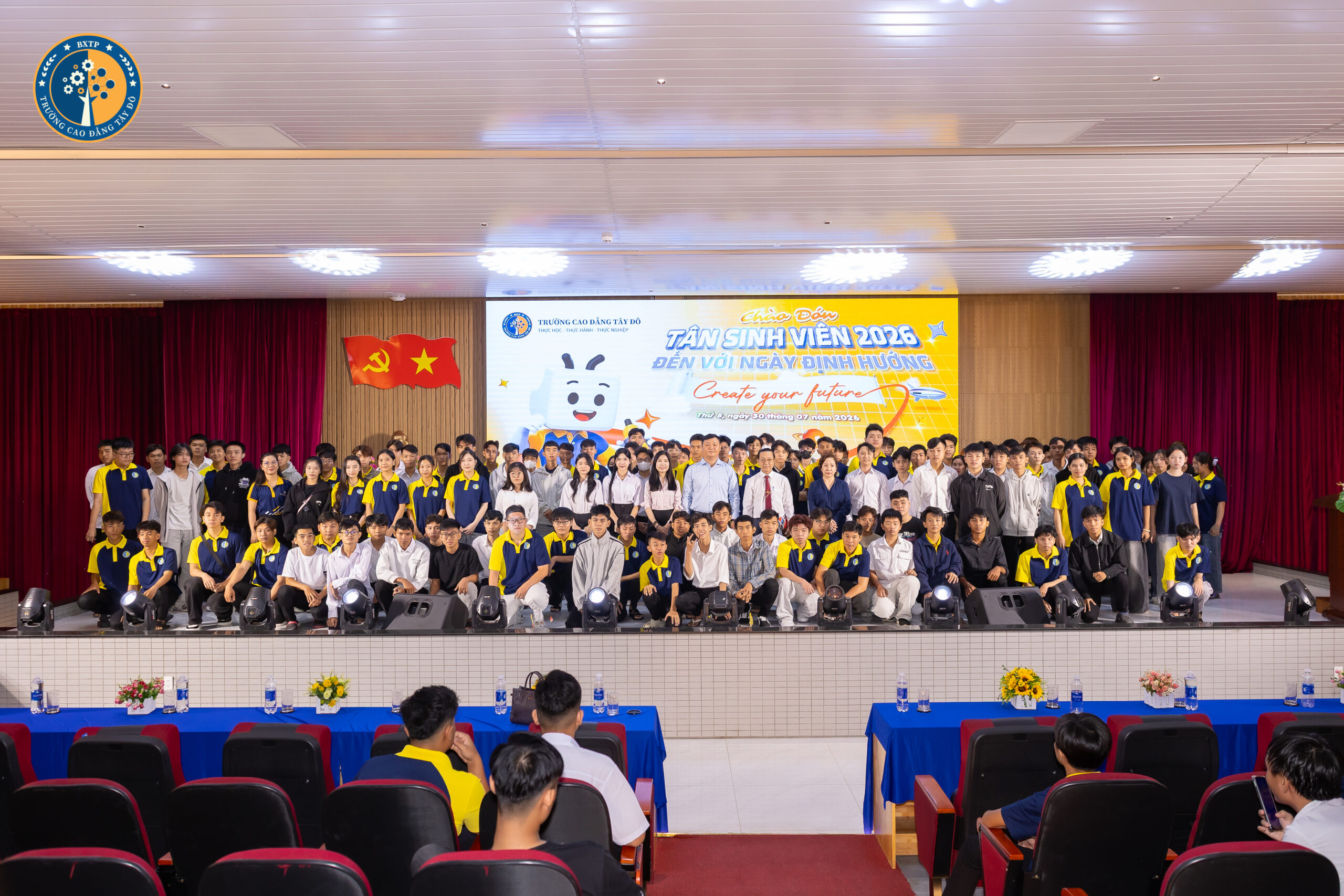 600 T&Acirc;N SINH VI&Ecirc;N K2026 THAM DỰ LỄ ĐỊNH HƯỚNG TẠI CAO ĐẲNG T&Acirc;Y Đ&Ocirc;
