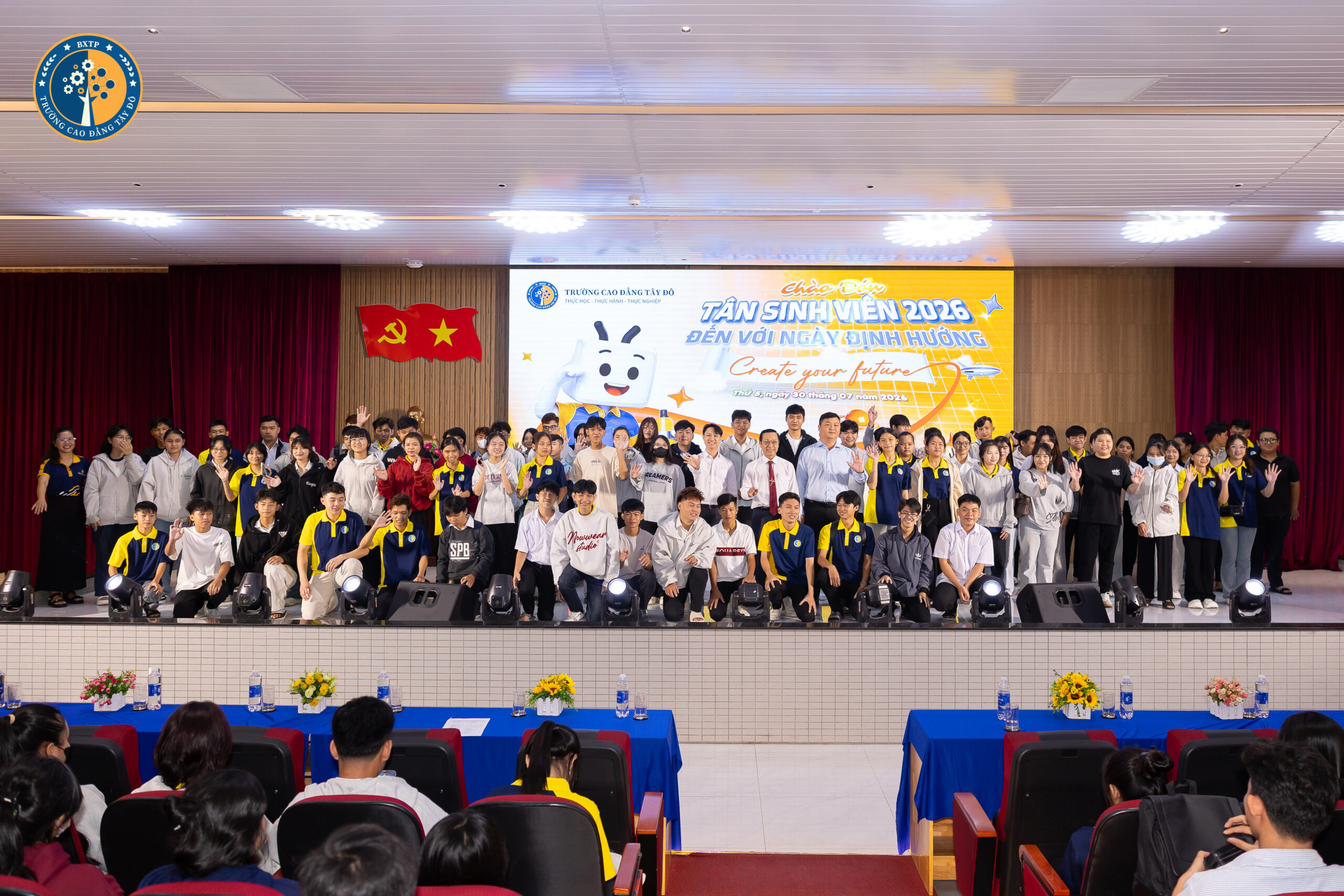 600 T&Acirc;N SINH VI&Ecirc;N K2026 THAM DỰ LỄ ĐỊNH HƯỚNG TẠI CAO ĐẲNG T&Acirc;Y Đ&Ocirc;