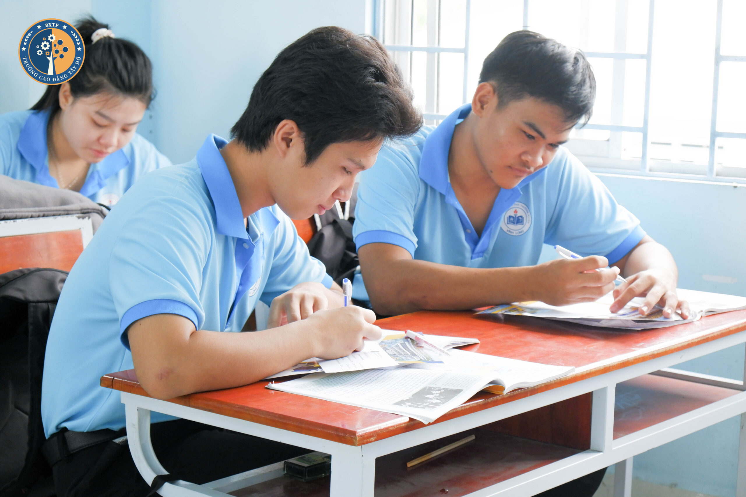 Hoạt động sinh vi&ecirc;n