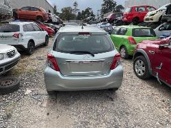 View Auto part Grille Toyota Yaris 2011