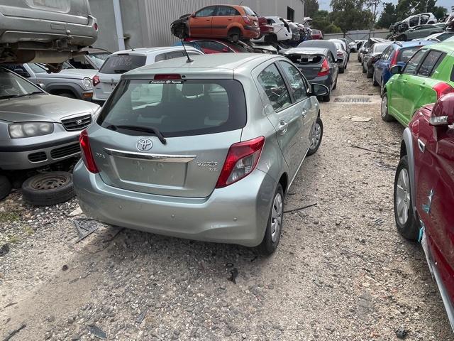 View Auto part Grille Toyota Yaris 2011