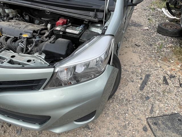 View Auto part Grille Toyota Yaris 2011