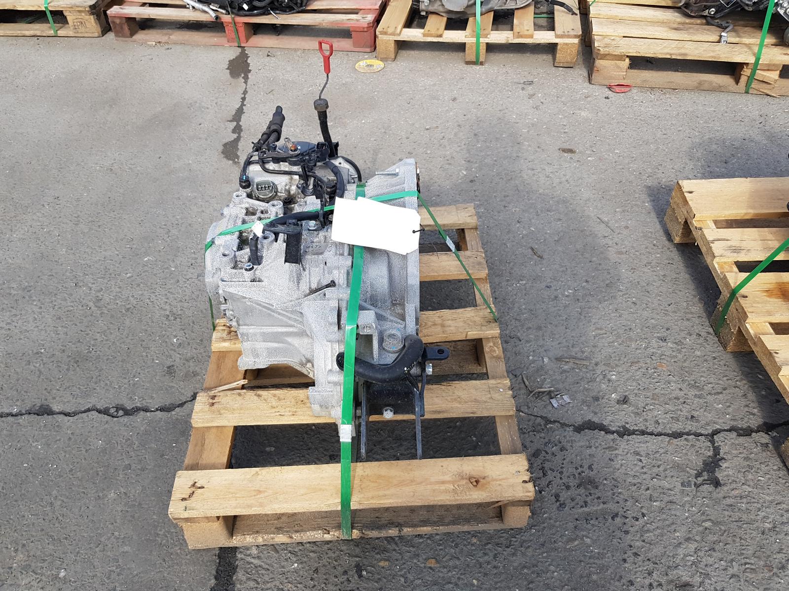 2009 Kia Rondo Trans/Gearbox View Auto part Trans/Gearbox Kia Rondo 2009