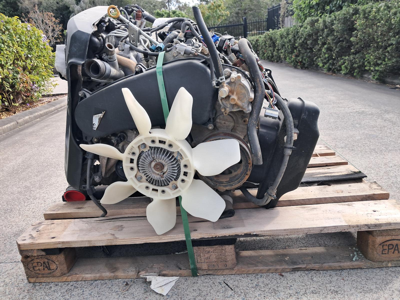 View Auto part Engine Toyota Hilux 2006