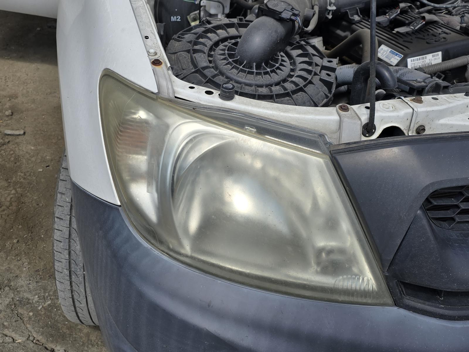 View Auto part Right Headlamp Toyota Hilux 2011