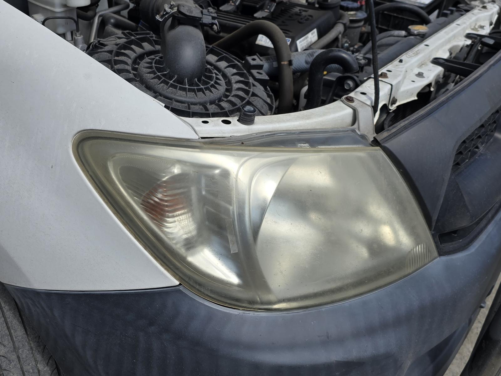 View Auto part Right Headlamp Toyota Hilux 2011
