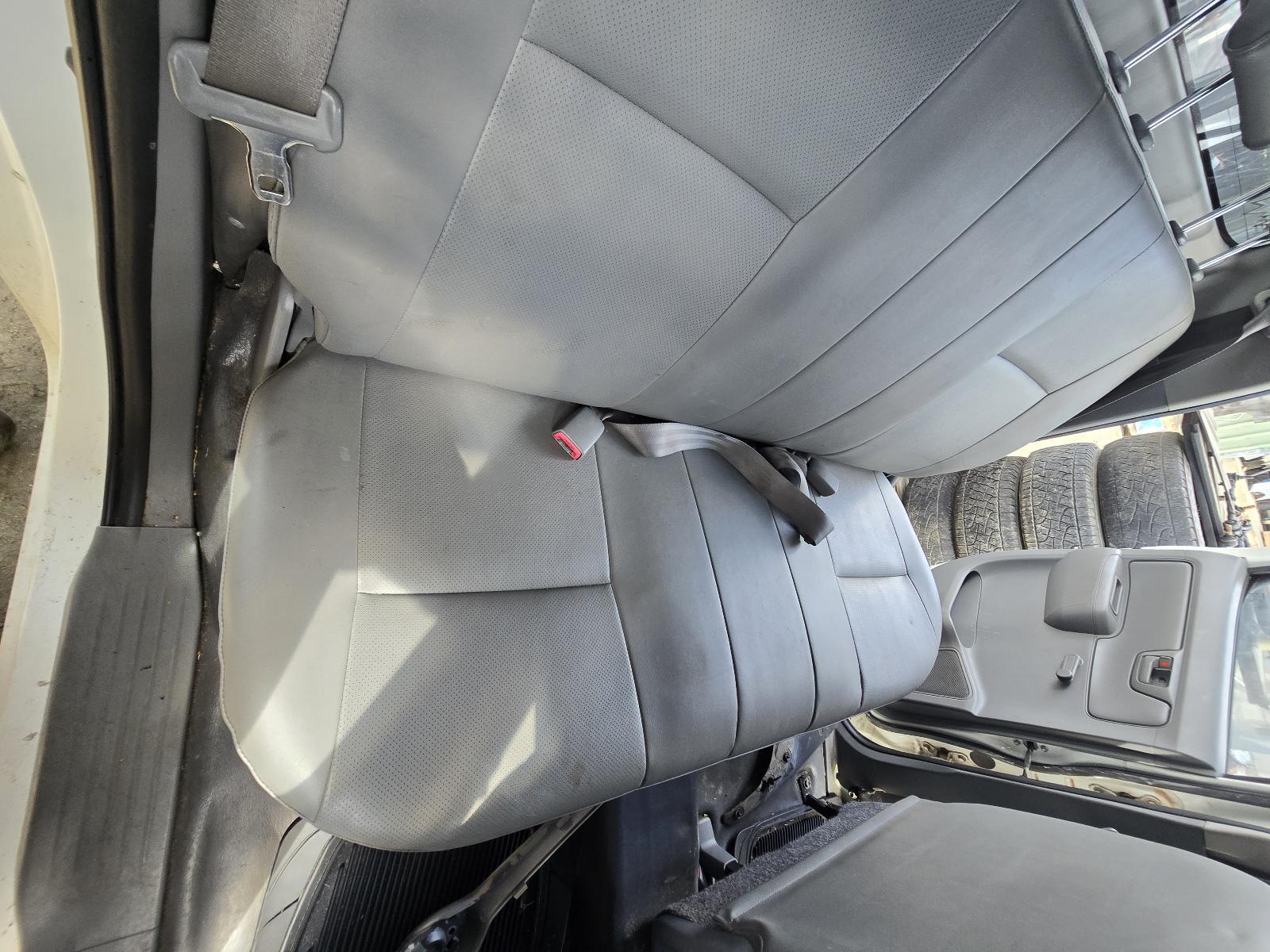 View Auto part 2nd Seat (Rear Seat) Toyota Hilux 2011