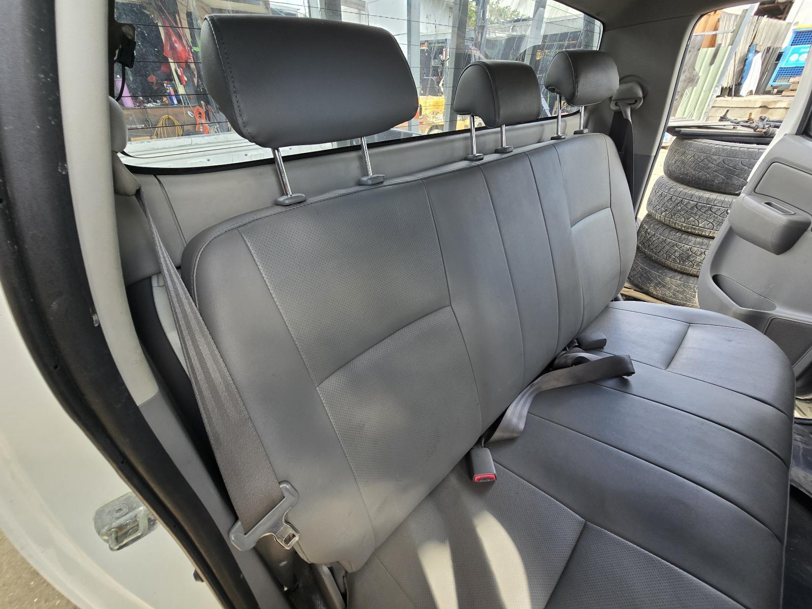 View Auto part 2nd Seat (Rear Seat) Toyota Hilux 2011