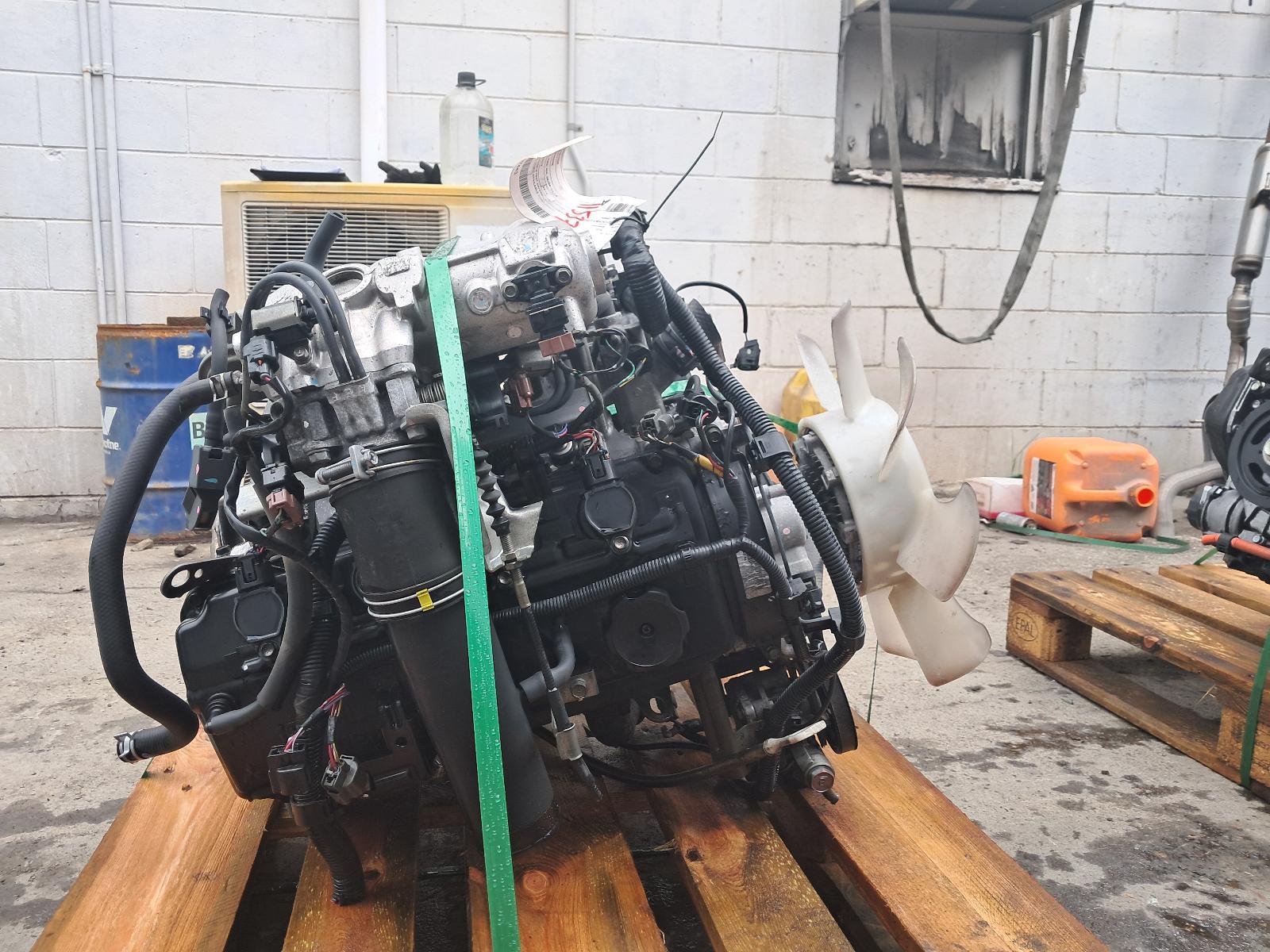 View Auto part Engine Mitsubishi Triton 2014