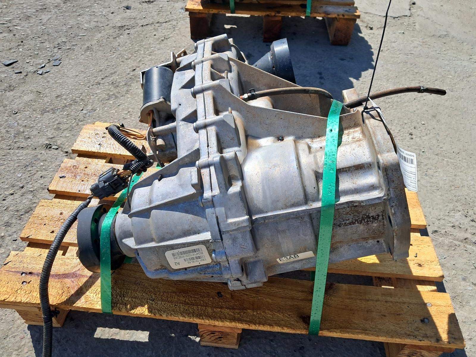 View Auto part Transfer Case Ford Everest 2016
