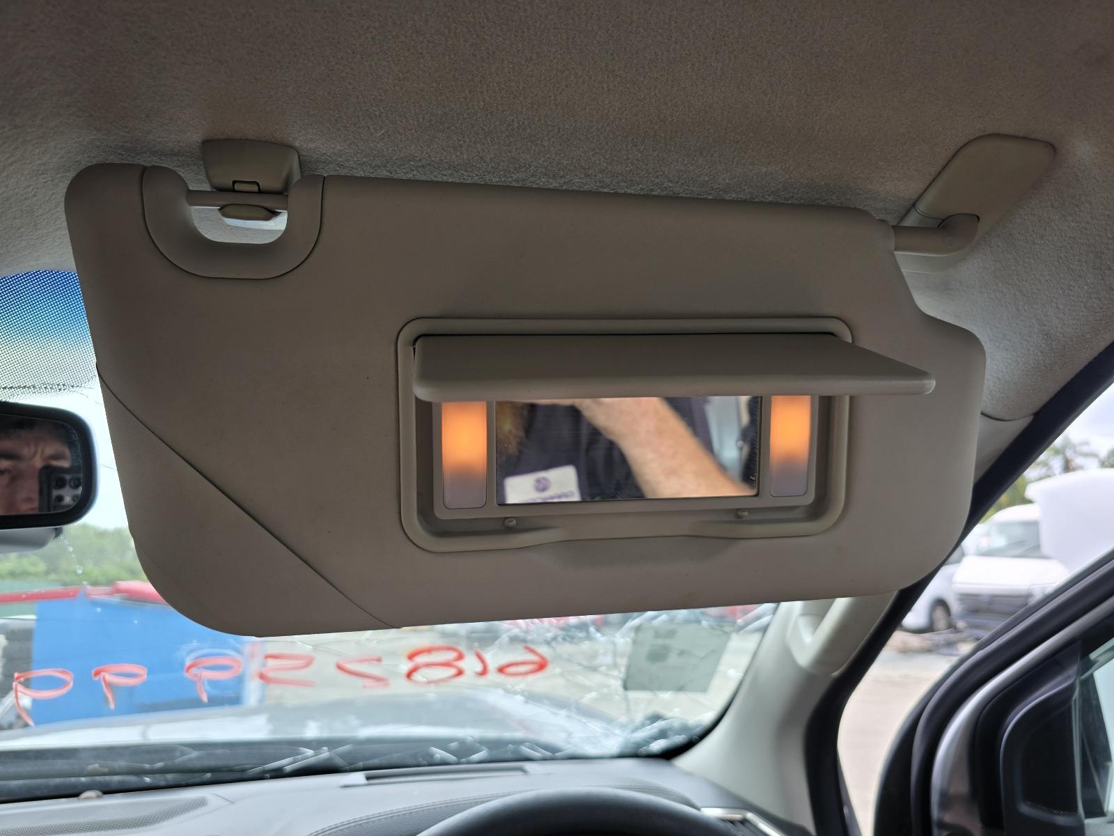 View Auto part Sunvisor Ford Everest 2016
