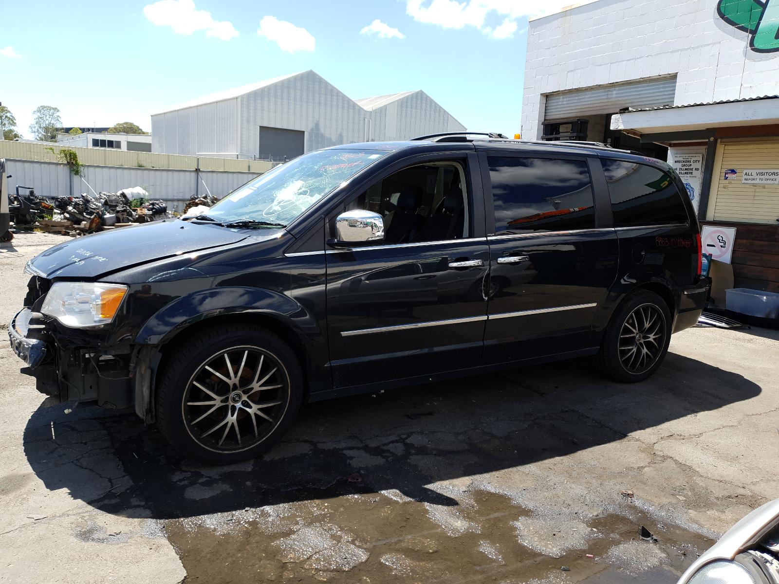 2010 Chrysler Voyager Right Indicator/Fog/Side View Auto part Right Indicator/Fog/Side Chrysler Voyager 2010